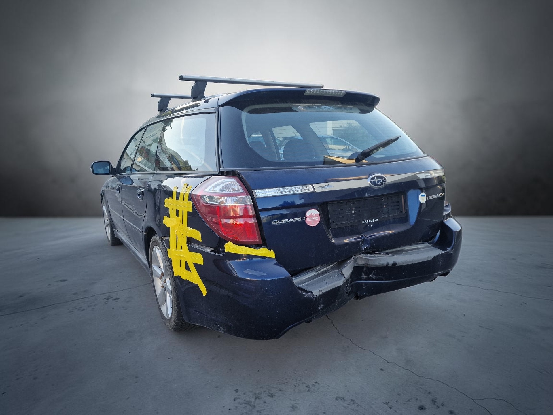 SUBARU Legacy 2.0R AWD Comfort Heckschaden-image-1