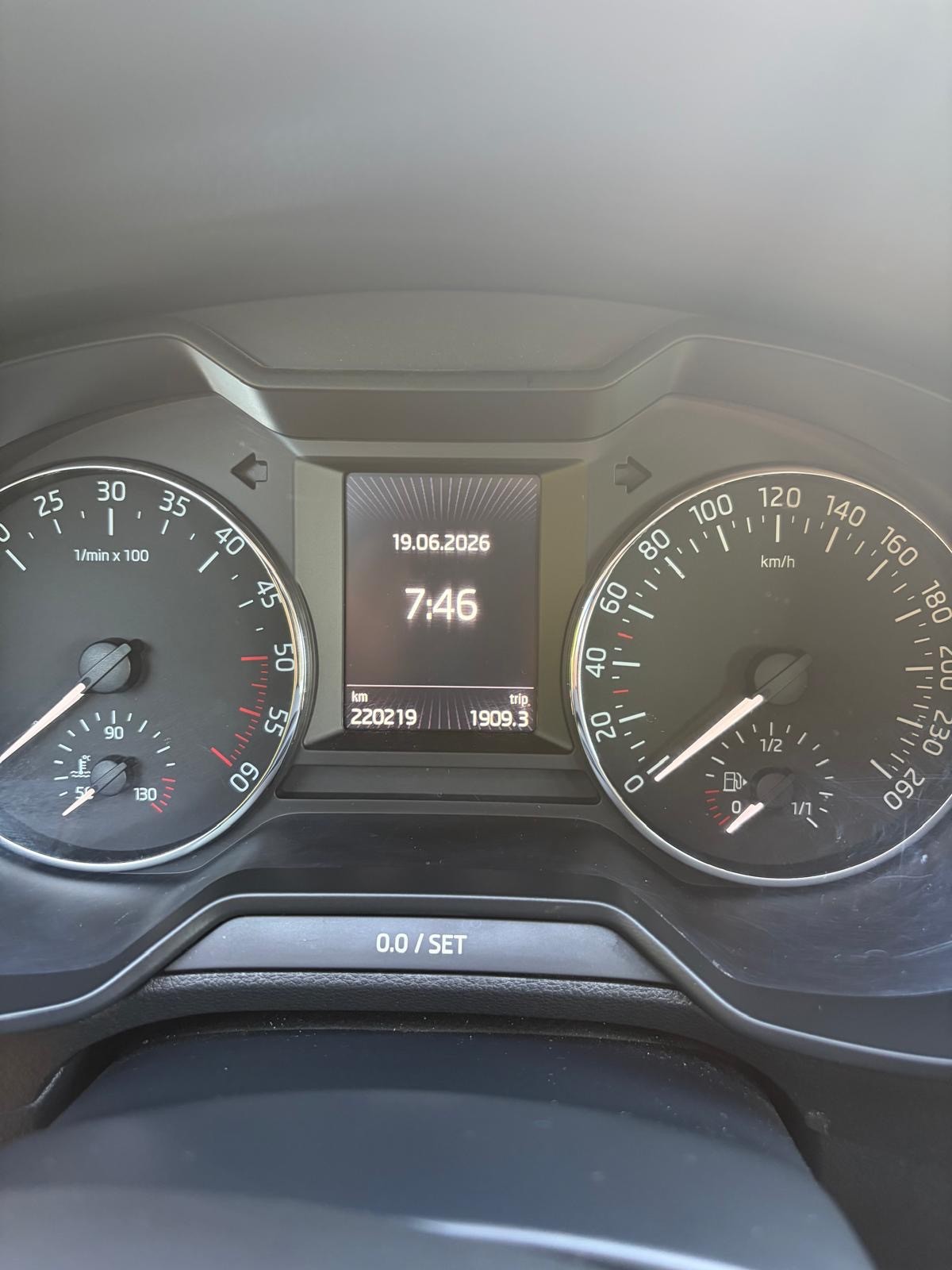 SKODA Octavia Combi 1.6 TDI GreenLine-image-8