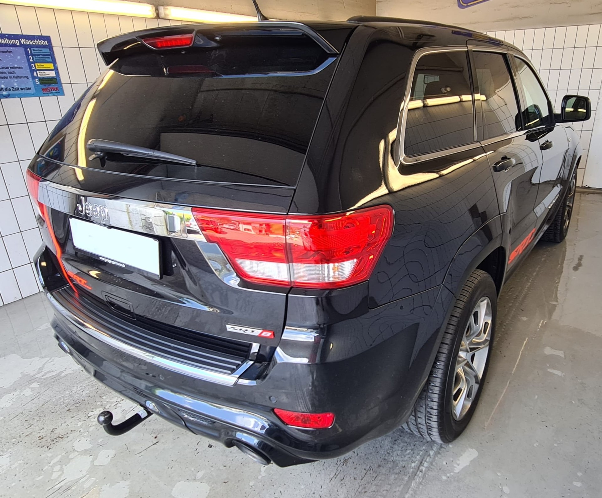 JEEP Grand Cherokee 6.4 SRT8 Automatic-image-2