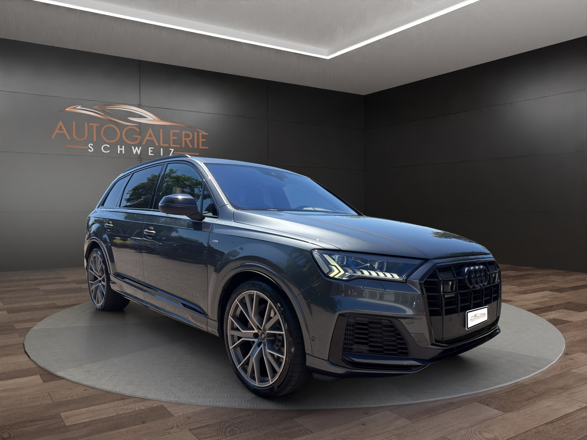 AUDI Q7 55 TFSI S Line quattro | CH | NP: 150K | Alle Service | AHK | Pano | Standhei. | Matrix | 22" | 7 Sitzer |-image-6