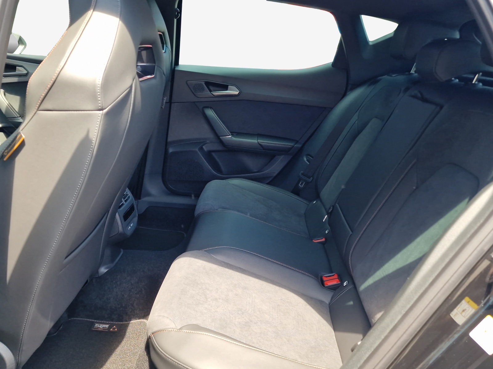 CUPRA LEON 1.5 TSI DSG-image-11