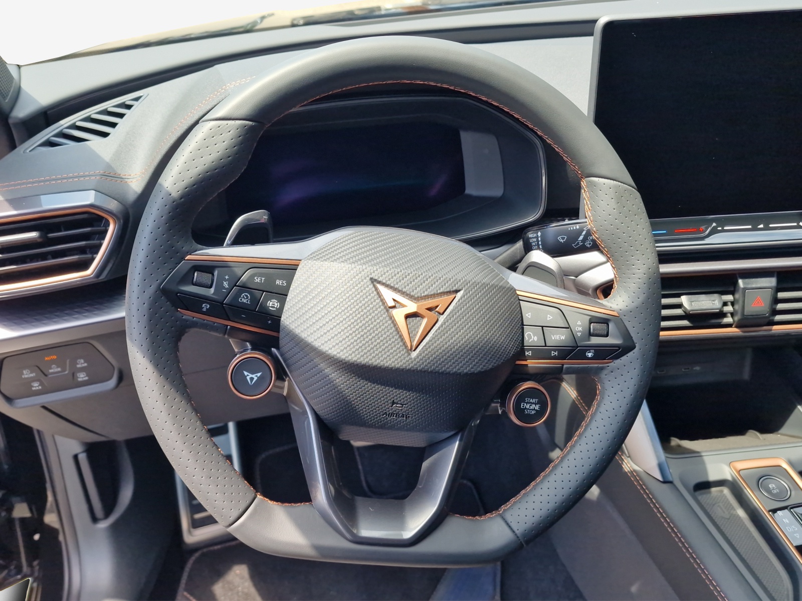 CUPRA LEON 1.5 TSI DSG-image-9