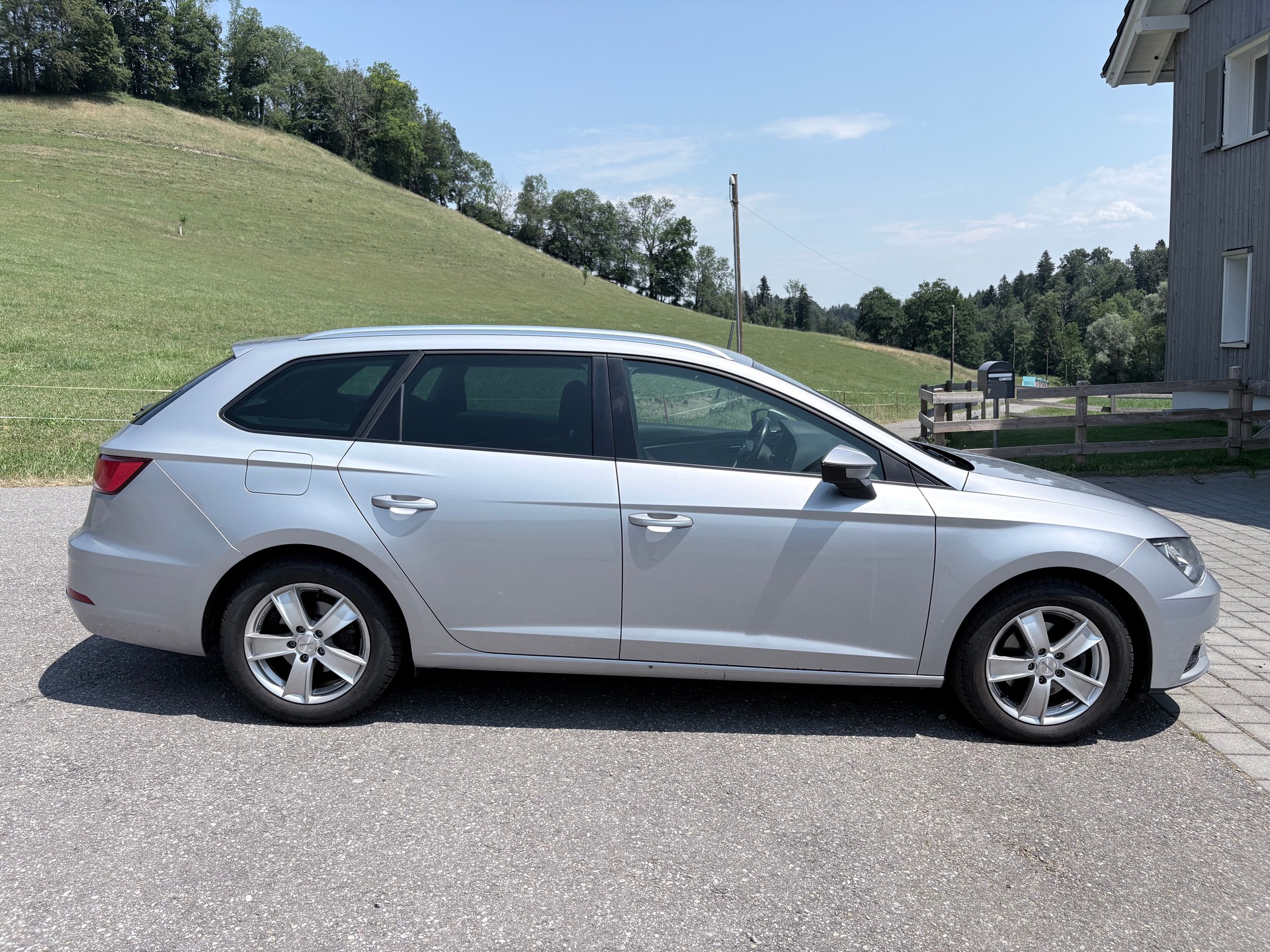 SEAT ST1.6TDI 4D-image-1