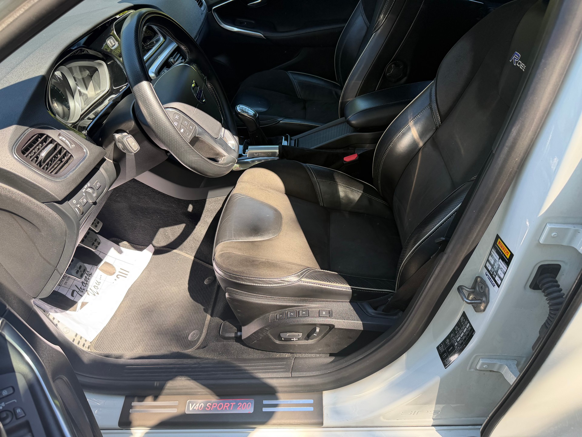 VOLVO V40 T2 Sport200-image-9