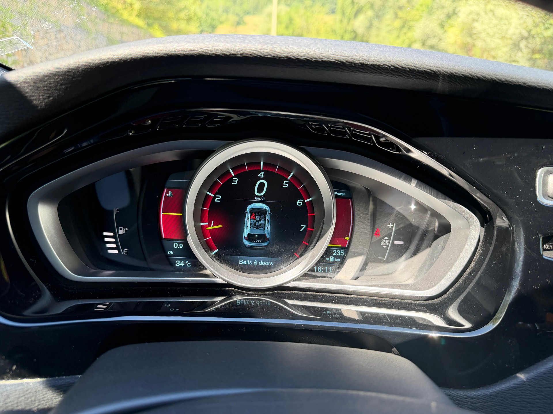 VOLVO V40 T2 Sport200-image-12