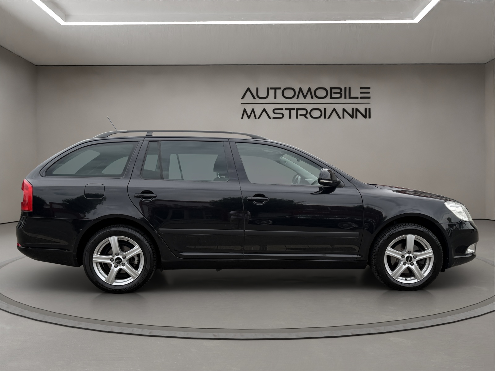 SKODA Octavia Combi 1.6 TDI Ambition DSG-image-7
