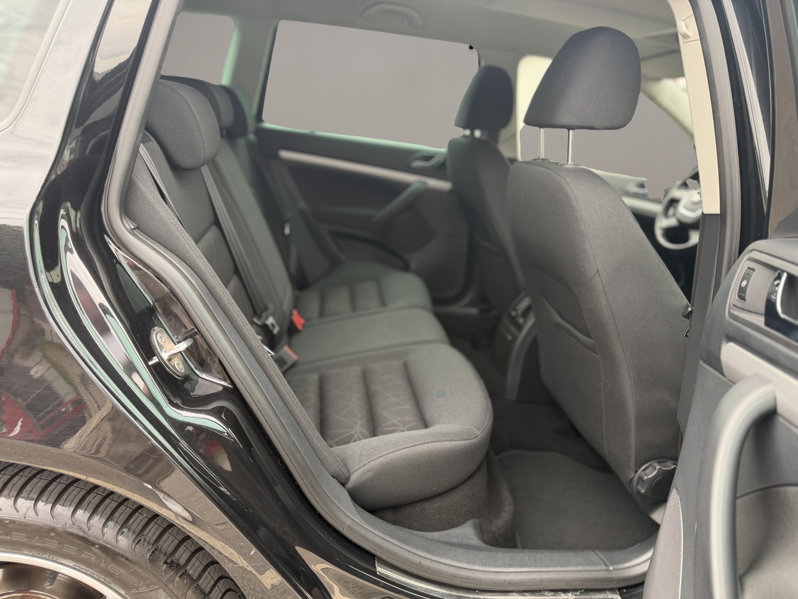 SKODA Octavia Combi 1.6 TDI Ambition DSG-image-15