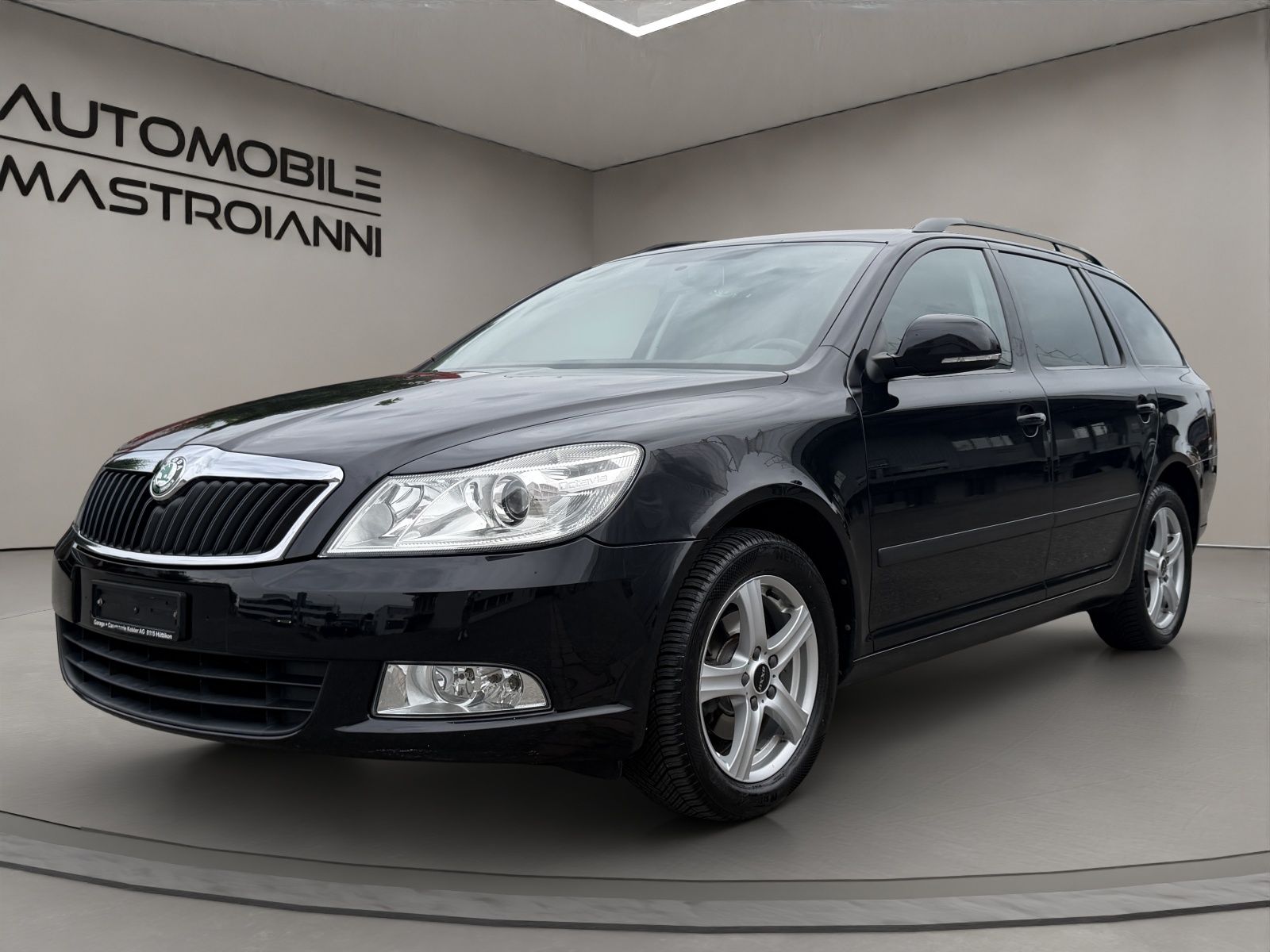 SKODA Octavia Combi 1.6 TDI Ambition DSG-image-2