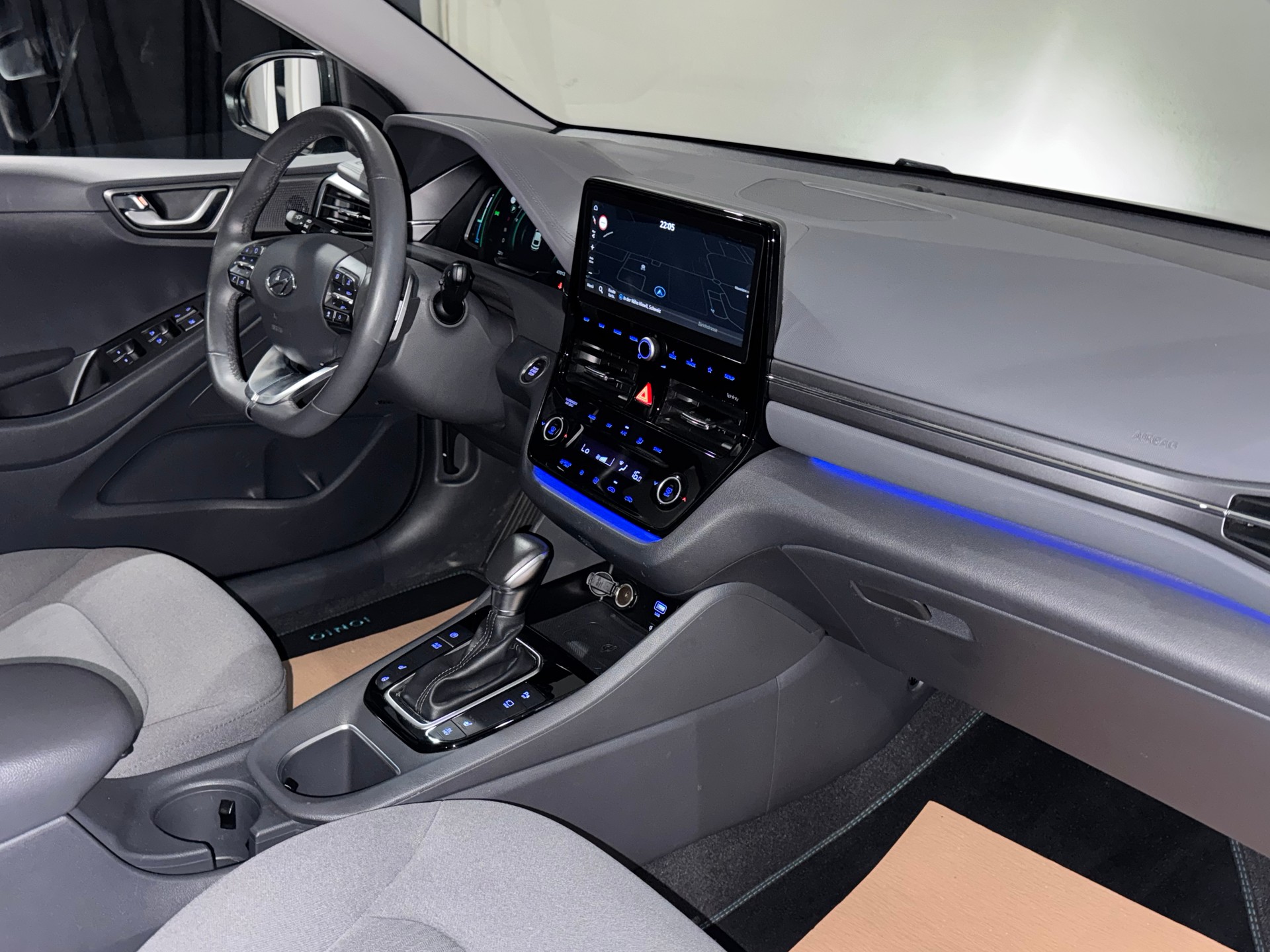 HYUNDAI Ioniq 1.6 GDi HEV Amplia DCT | 1.Hand |-image-12