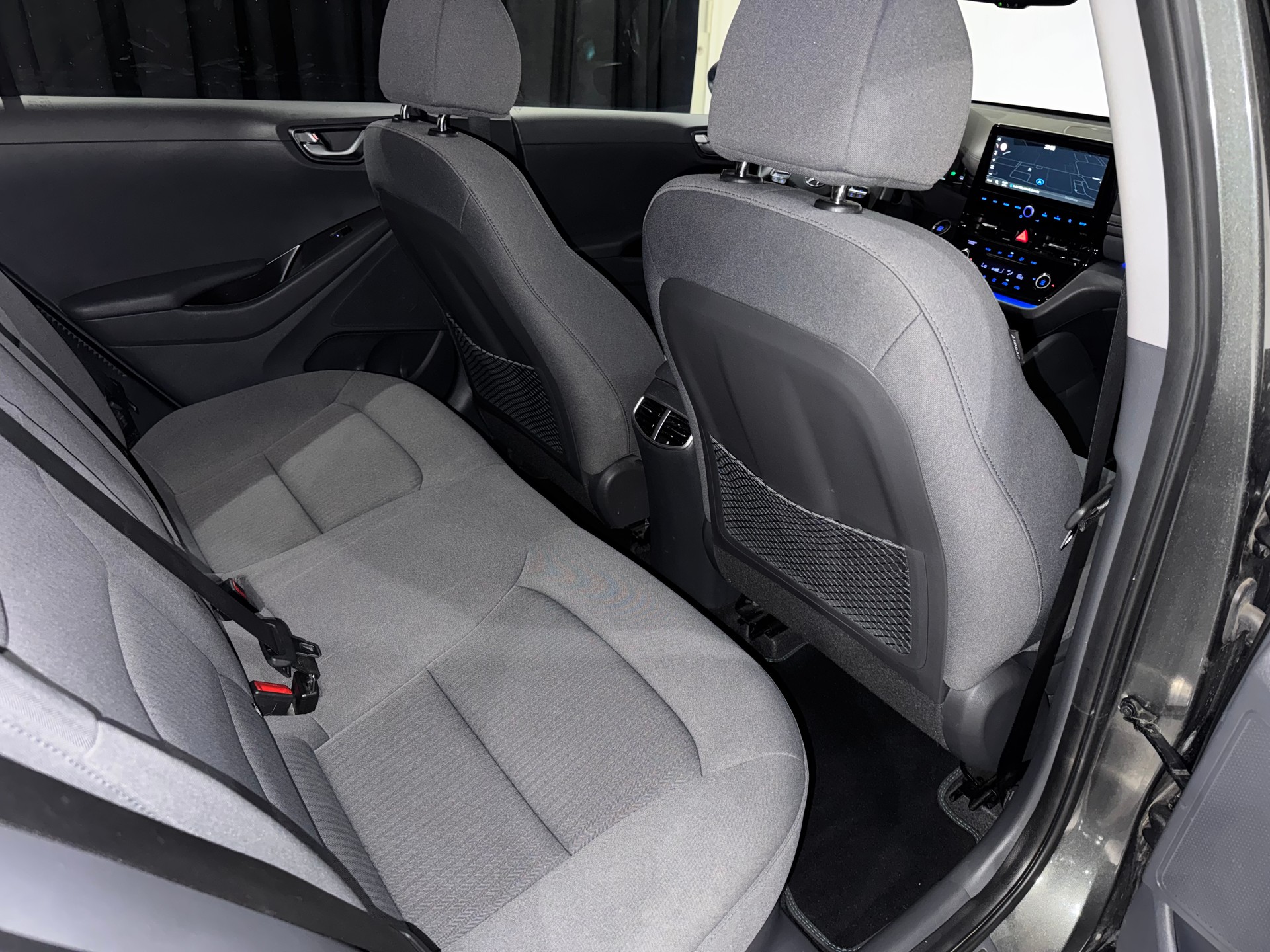 HYUNDAI Ioniq 1.6 GDi HEV Amplia DCT | 1.Hand |-image-16