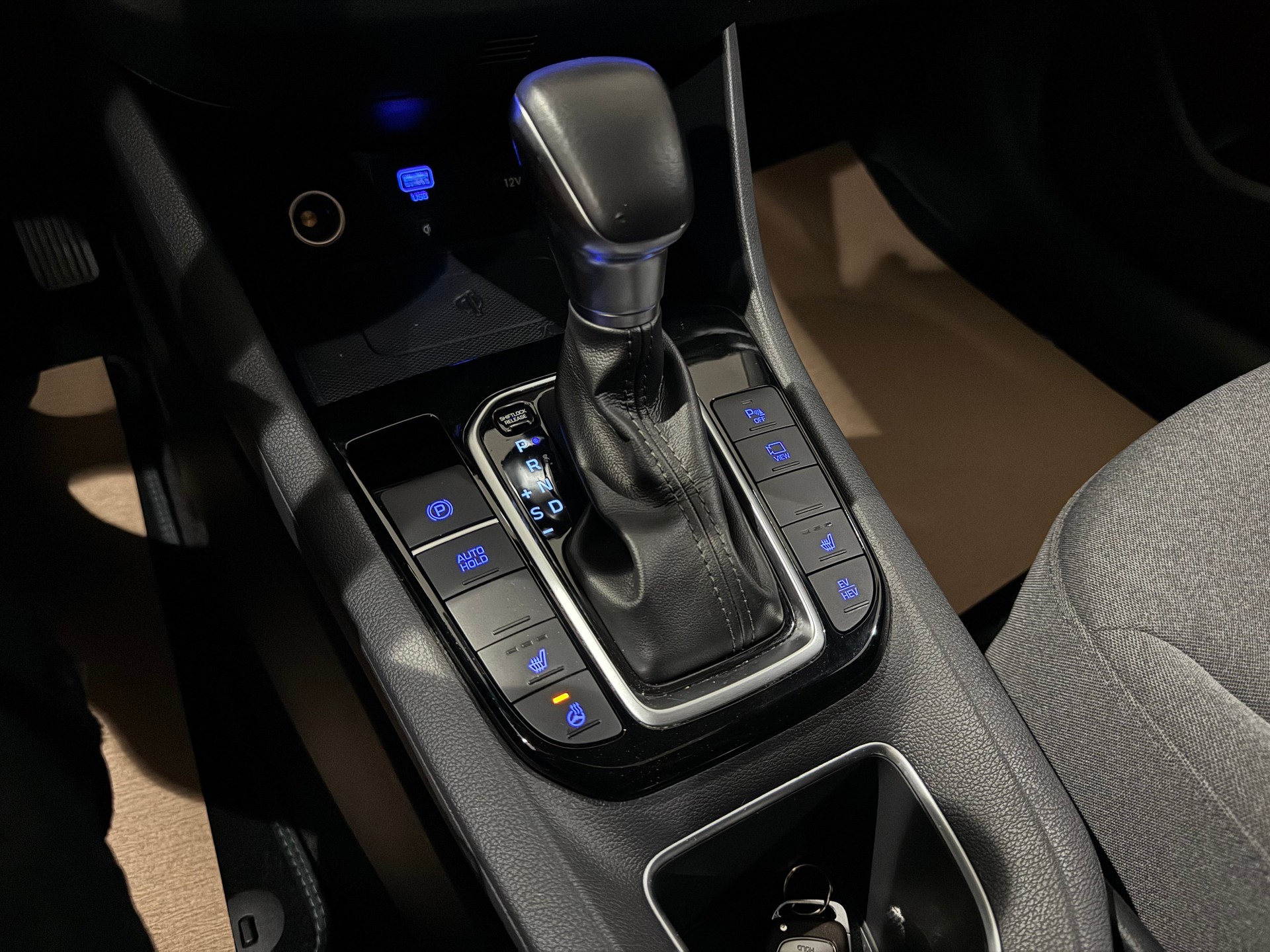 HYUNDAI Ioniq 1.6 GDi HEV Amplia DCT | 1.Hand |-image-21