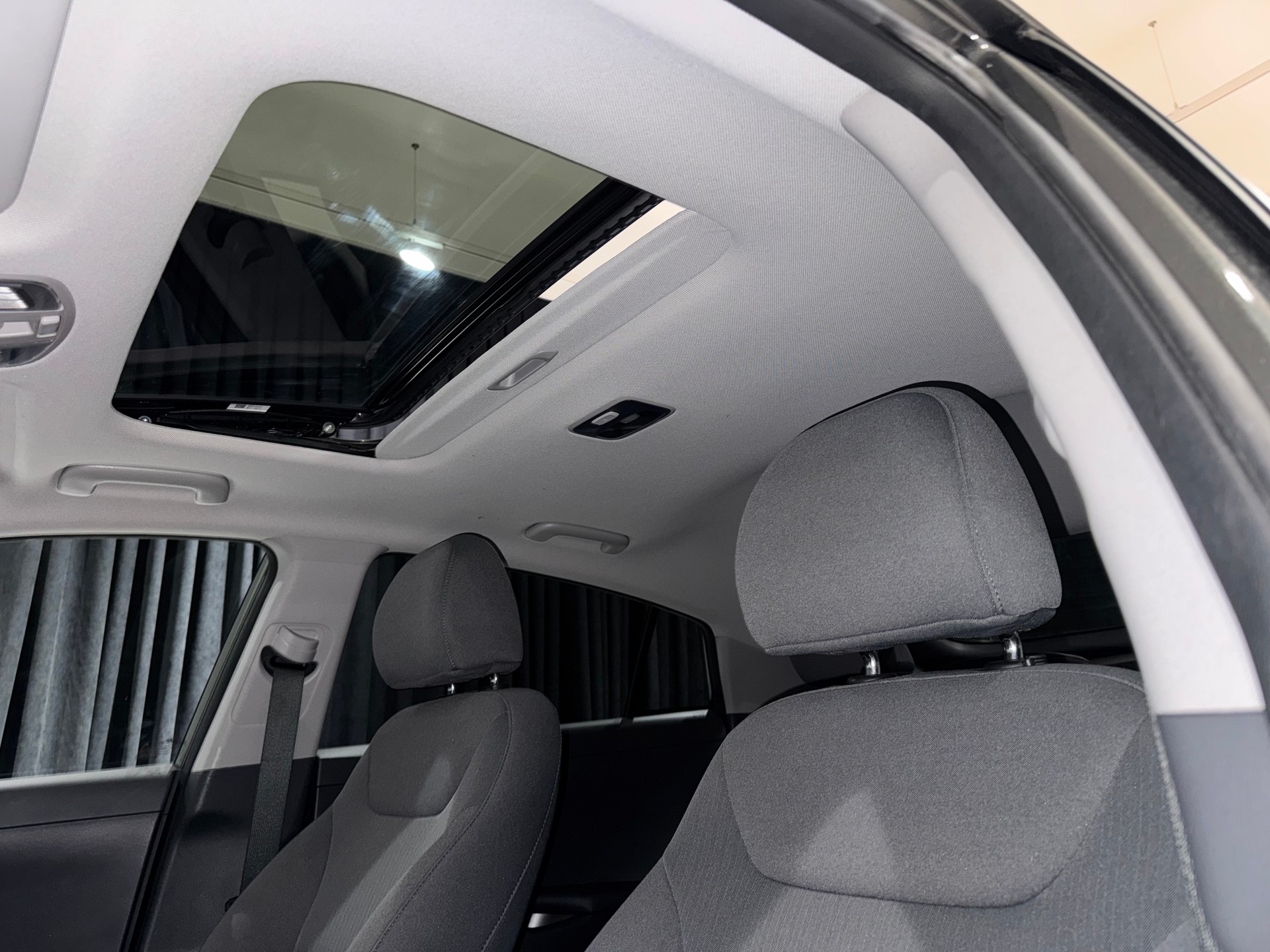 HYUNDAI Ioniq 1.6 GDi HEV Amplia DCT | 1.Hand |-image-14