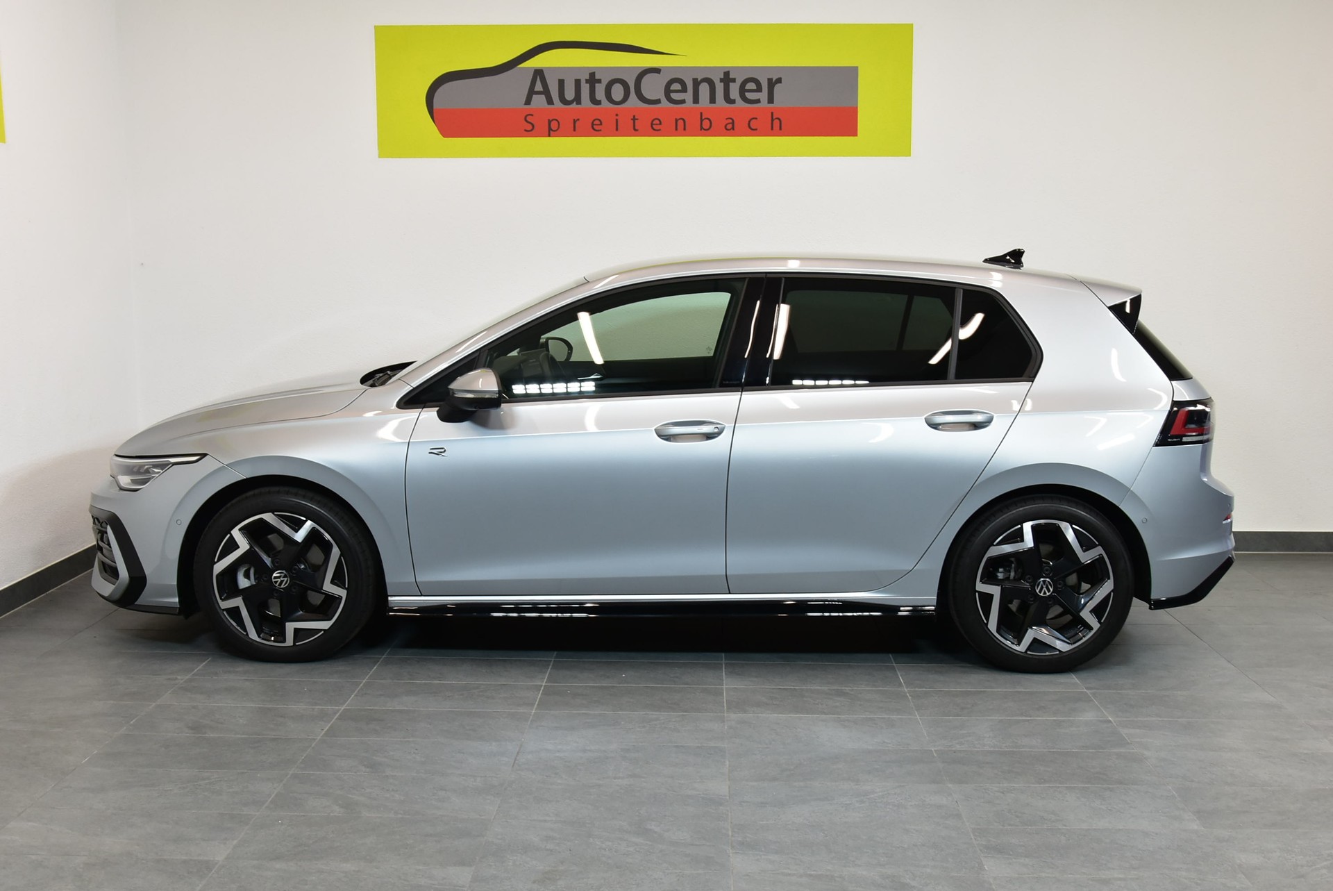 VW Golf 2.0 TSI R-Line DSG 4 Motion-image-13