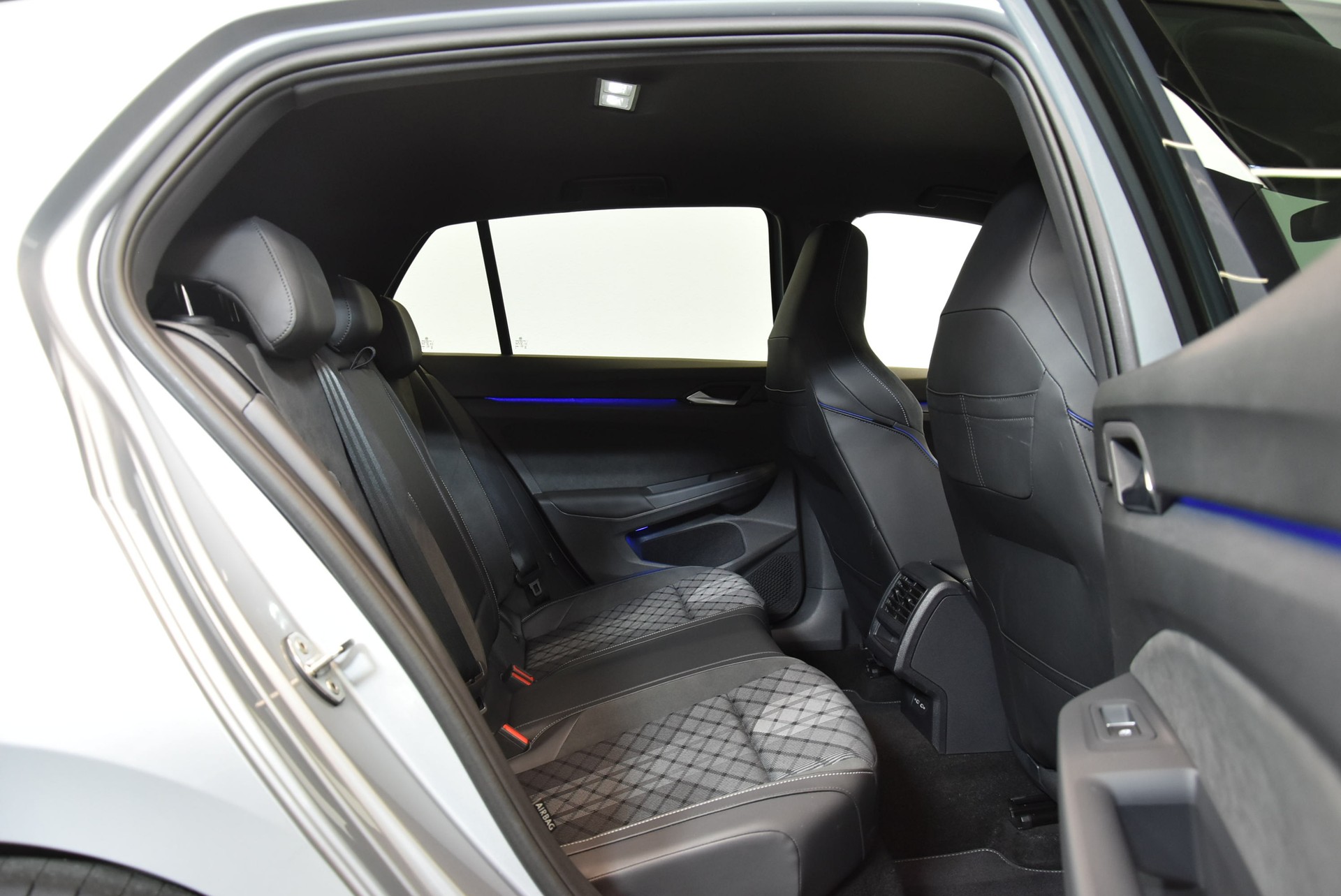 VW Golf 2.0 TSI R-Line DSG 4 Motion-image-7