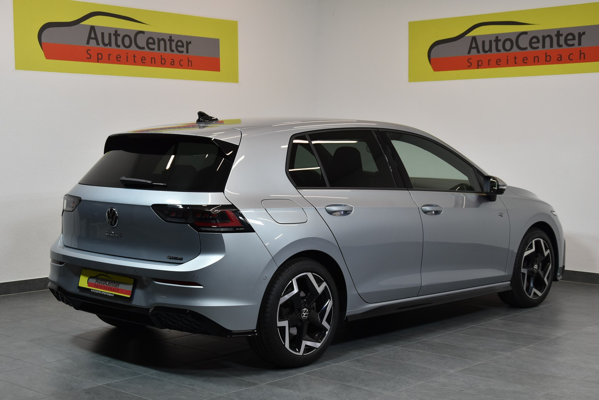 VW Golf 2.0 TSI R-Line DSG 4 Motion-image-12