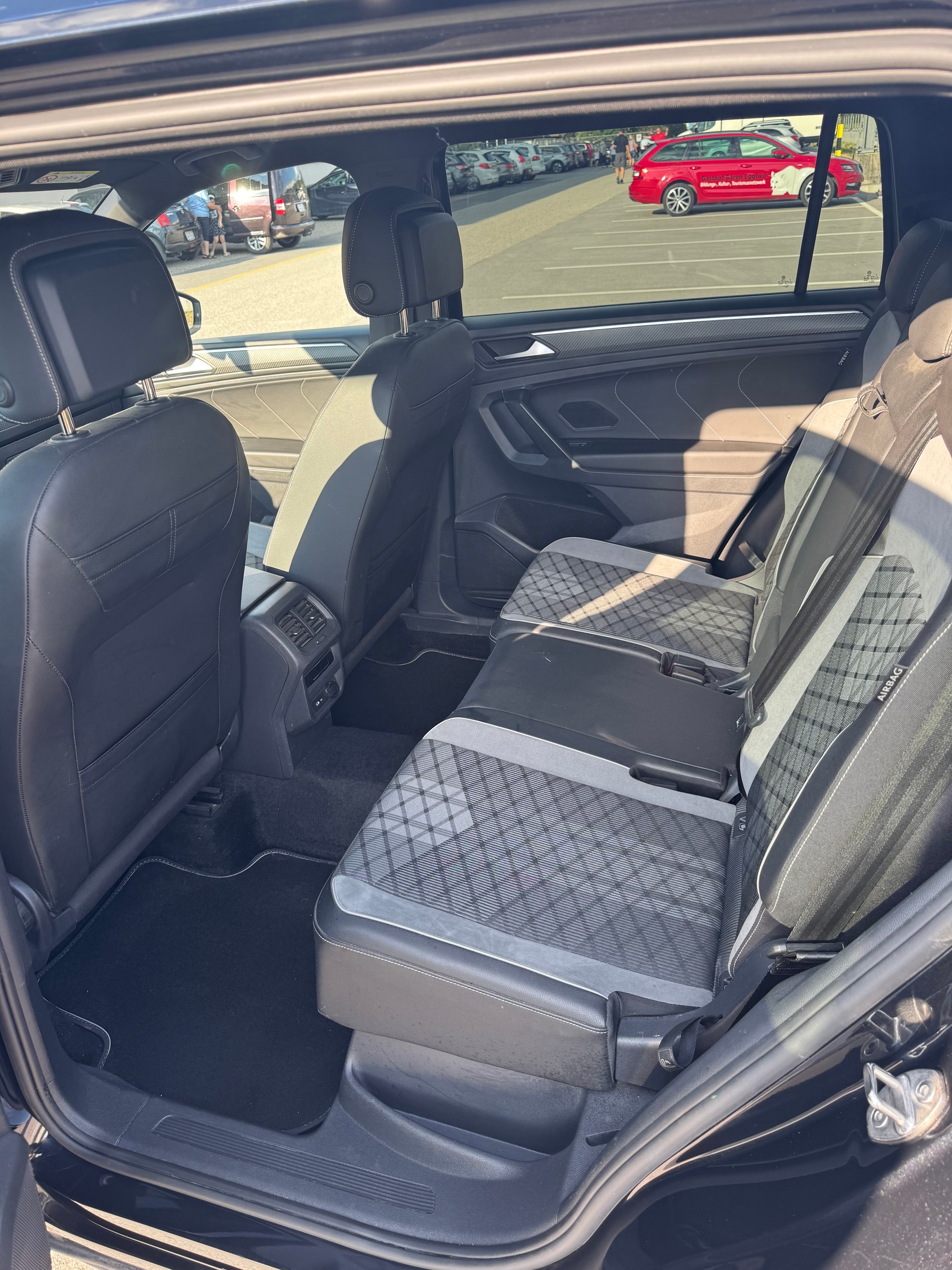 VW Tiguan Allspace 2.0 TDI SCR R-Line 4Motion DSG-image-10