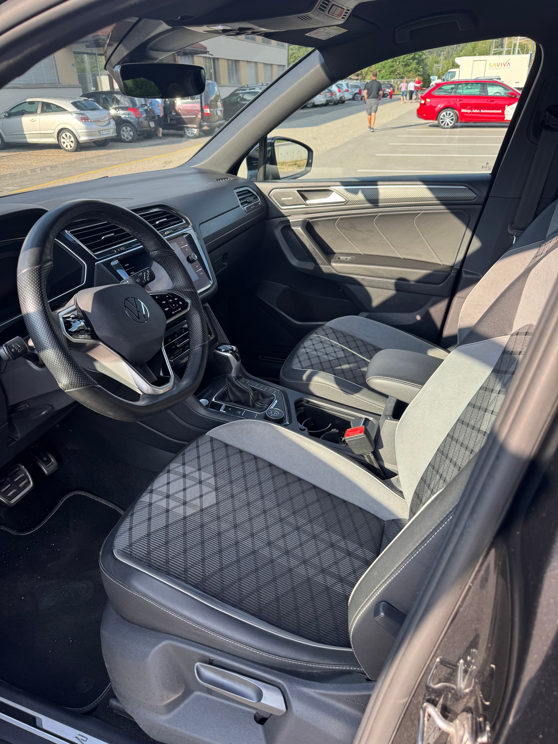 VW Tiguan Allspace 2.0 TDI SCR R-Line 4Motion DSG-image-9