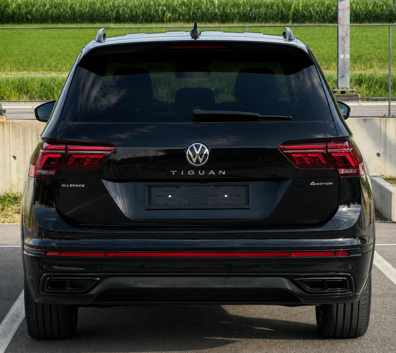 VW Tiguan Allspace 2.0 TDI SCR R-Line 4Motion DSG-image-5