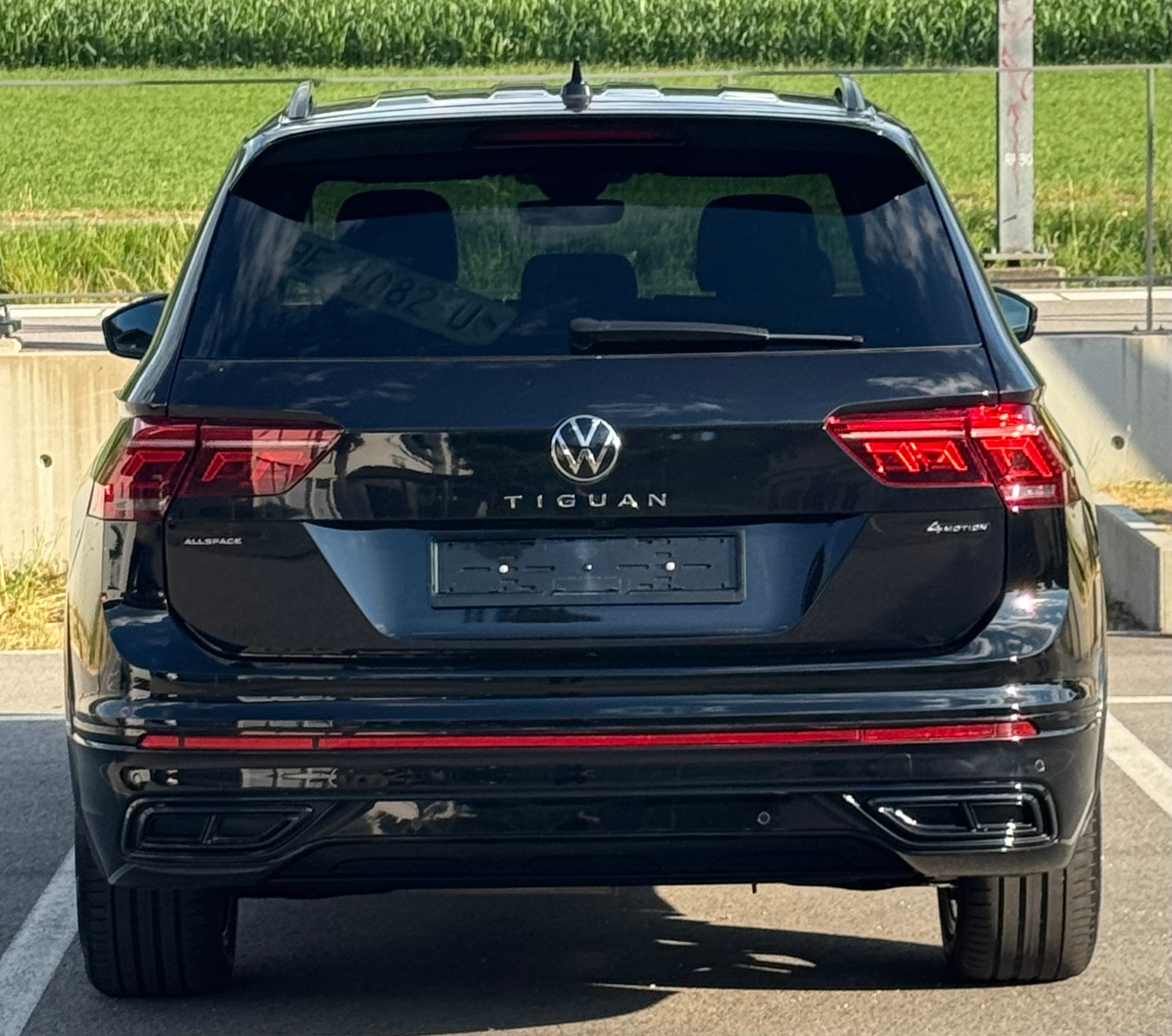 VW Tiguan Allspace 2.0 TDI SCR R-Line 4Motion DSG-image-7