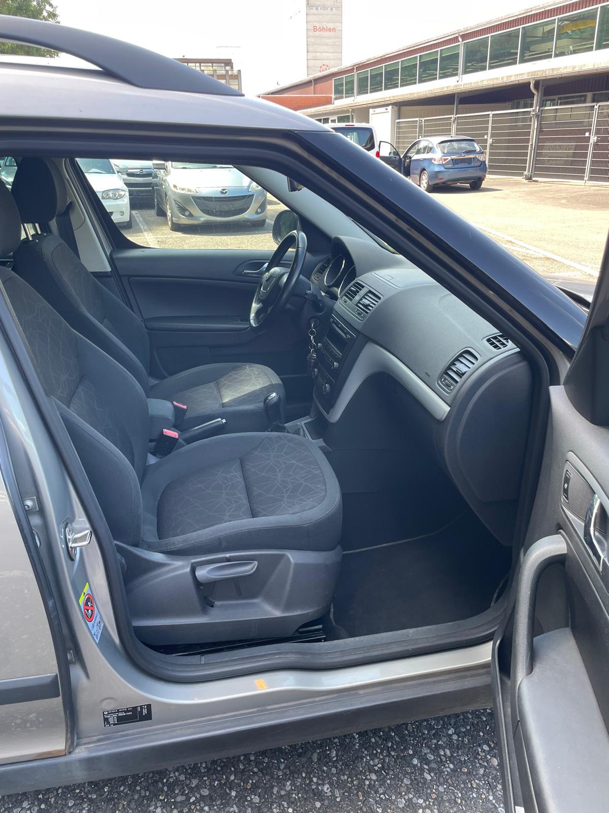 SKODA Yeti 1.4 TSI Family-image-9