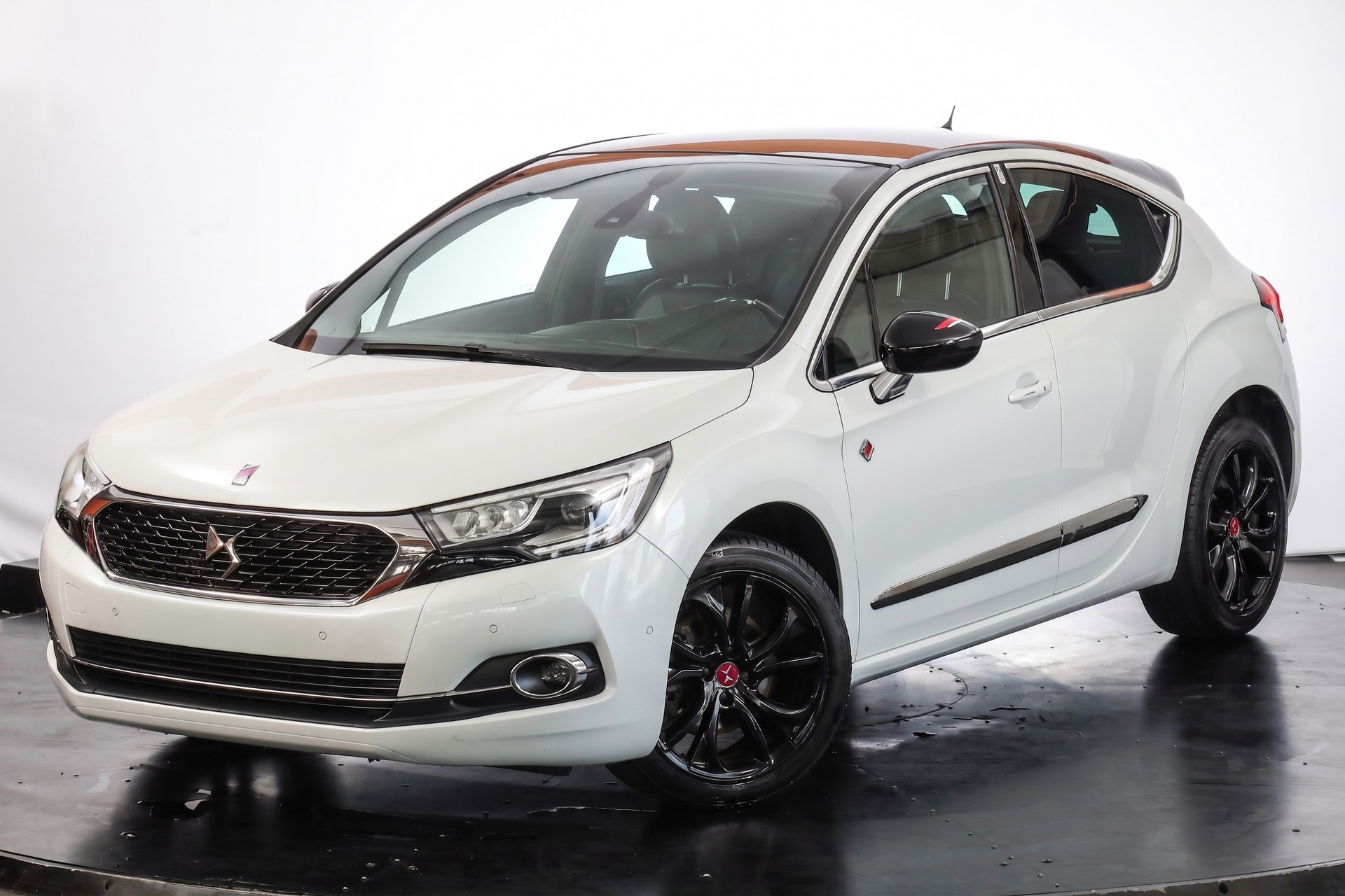 DS AUTOMOBILES DS 4 1.6 THP Performance Line Automatic-image-5