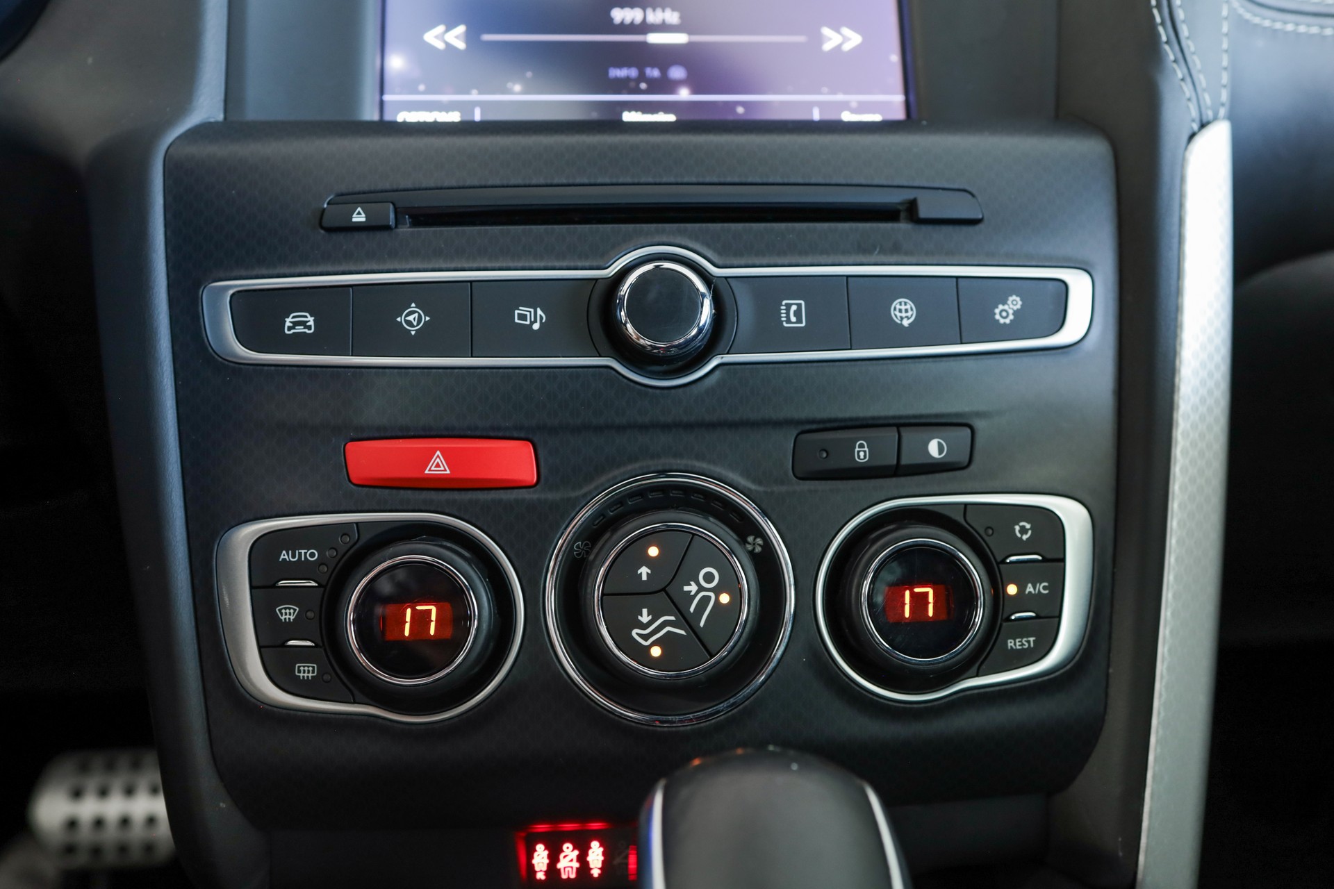 DS AUTOMOBILES DS 4 1.6 THP Performance Line Automatic-image-11