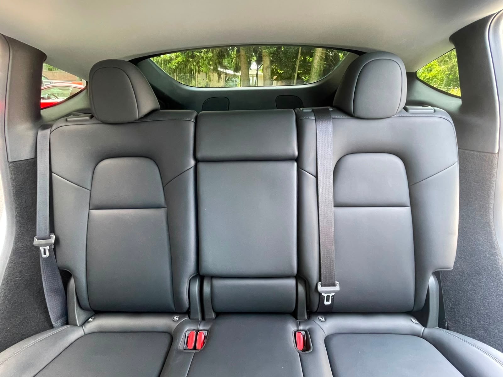 TESLA Model Y Long Range 533 km (WLTP) 514PS SOH 95% Made in Berlin CH-Auto mit Werksgarantie-image-15