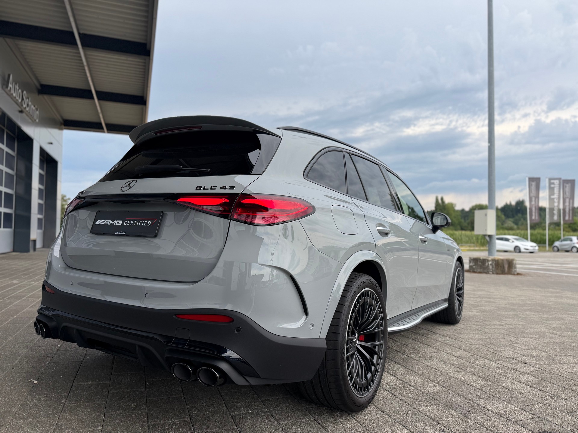 MERCEDES-BENZ GLC 43 AMG Executive Edition 4Matic 9G-Tronic-showroom-element-1