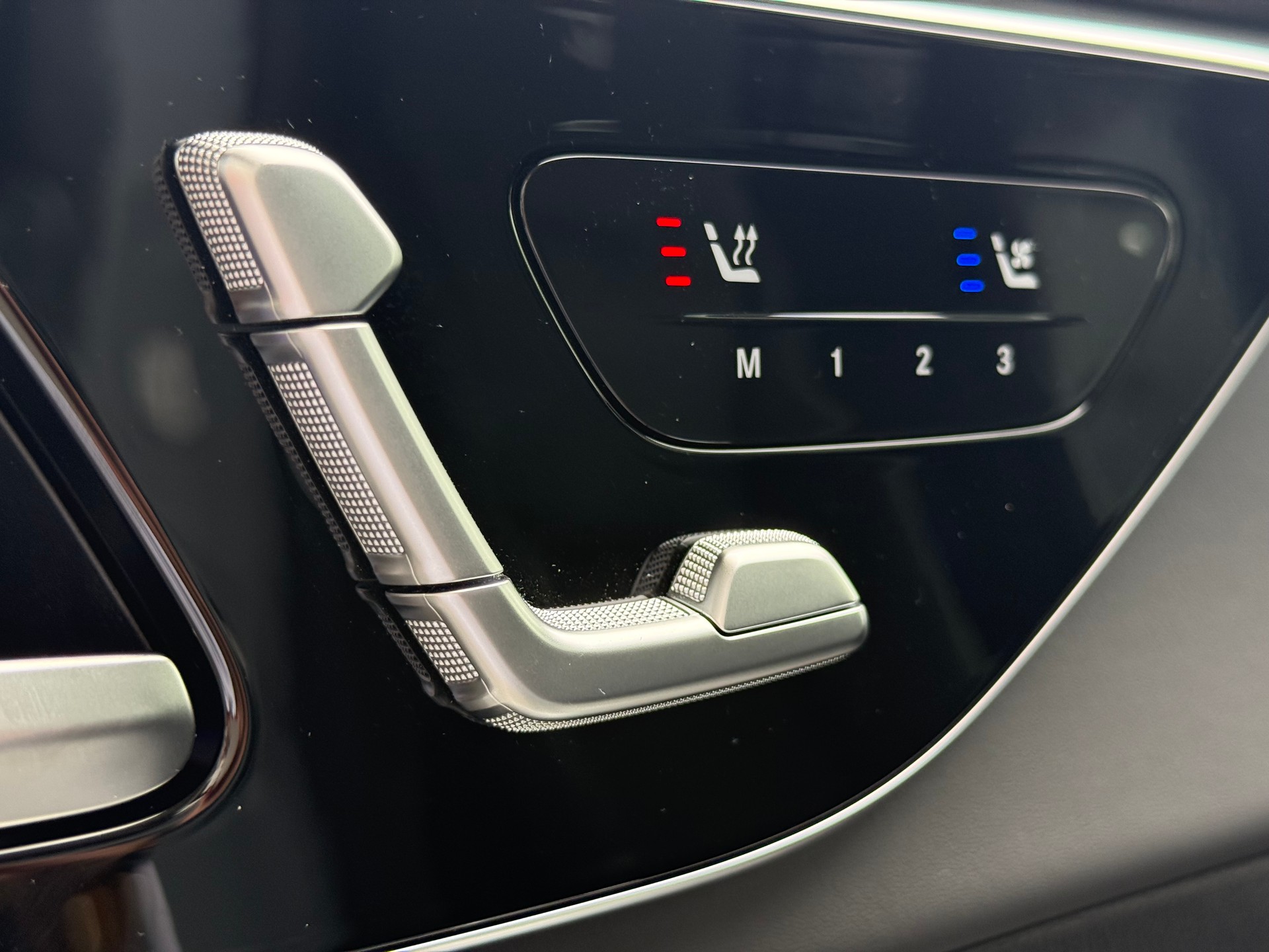 MERCEDES-BENZ GLC 43 AMG Executive Edition 4Matic 9G-Tronic-showroom-element-3