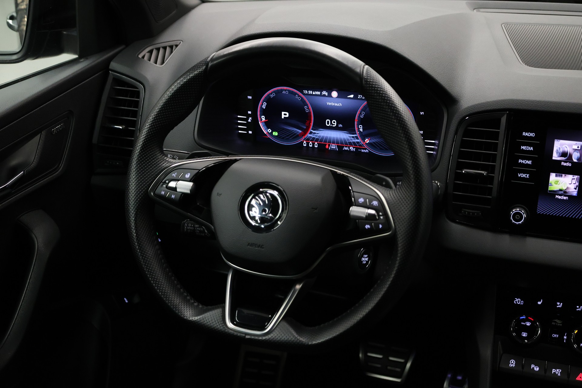 SKODA Karoq 2.0 TSI SportLine 4x4 DSG-image-17