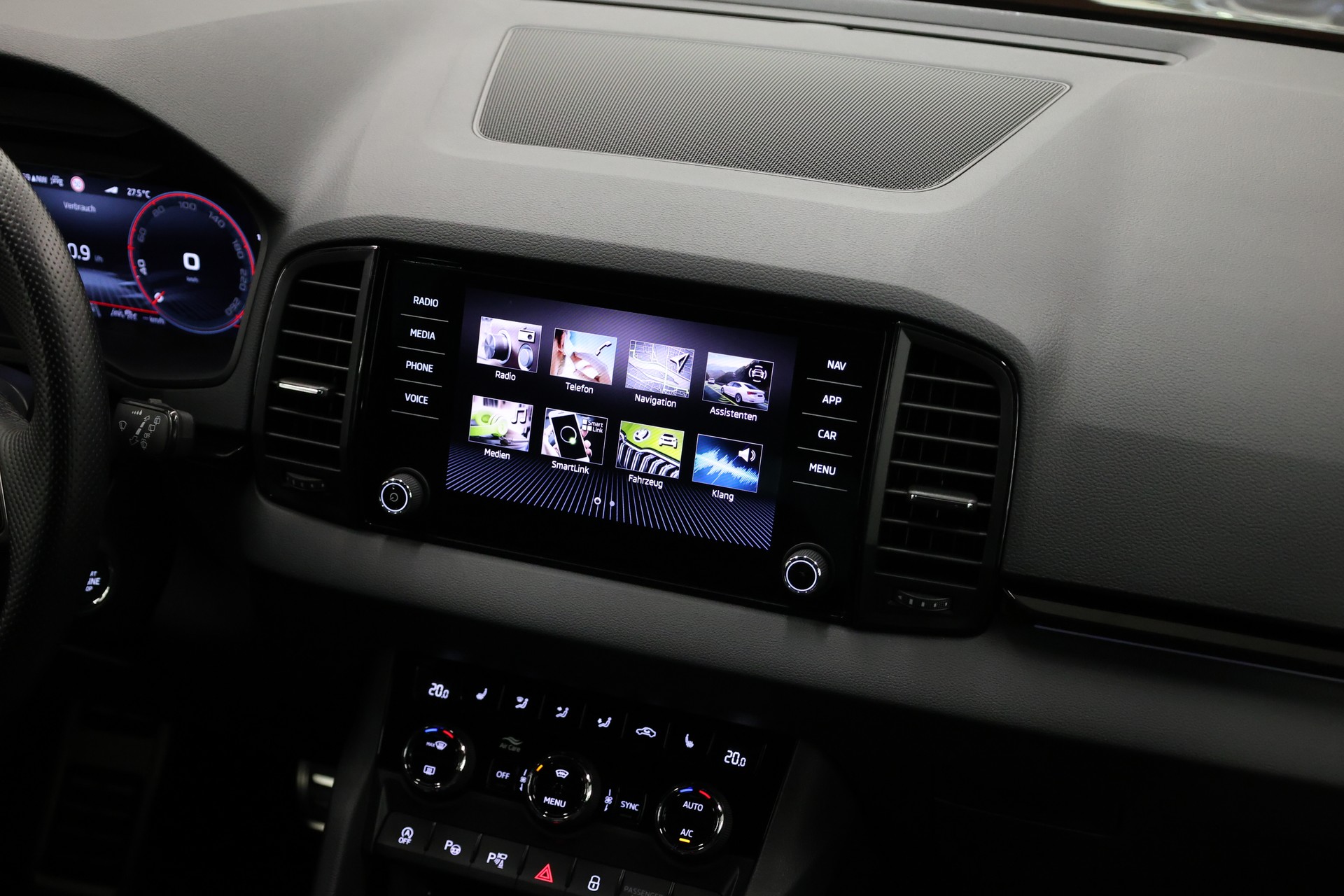 SKODA Karoq 2.0 TSI SportLine 4x4 DSG-image-18