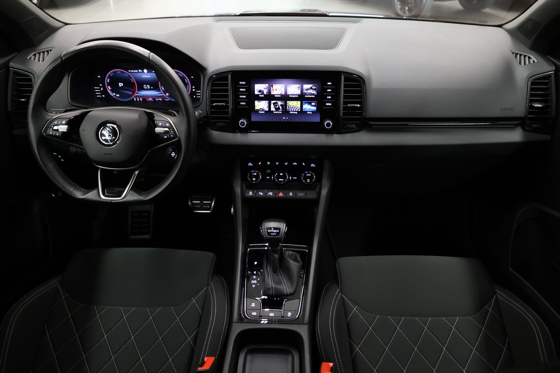SKODA Karoq 2.0 TSI SportLine 4x4 DSG-image-12
