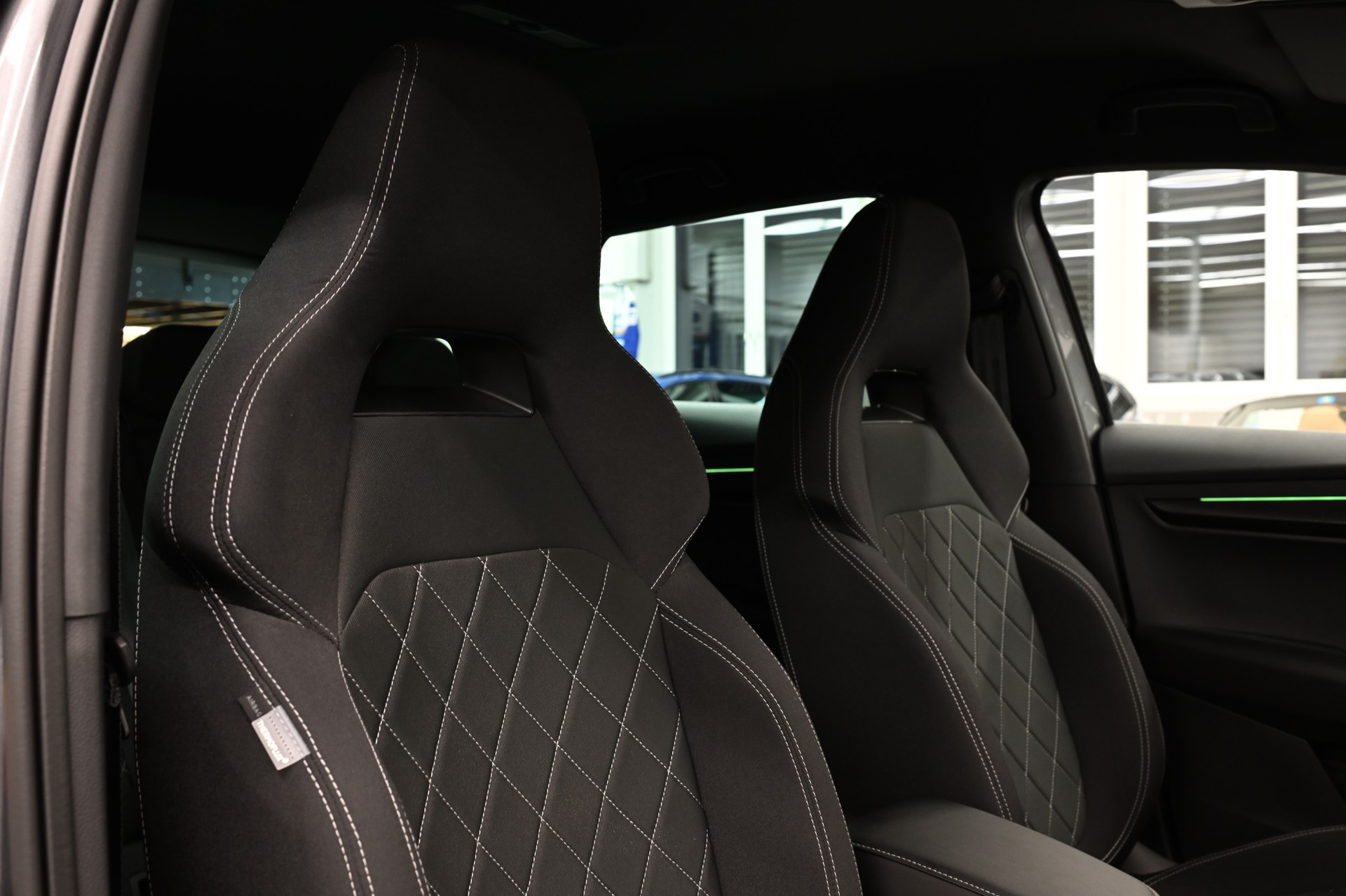 SKODA Karoq 2.0 TSI SportLine 4x4 DSG-image-14