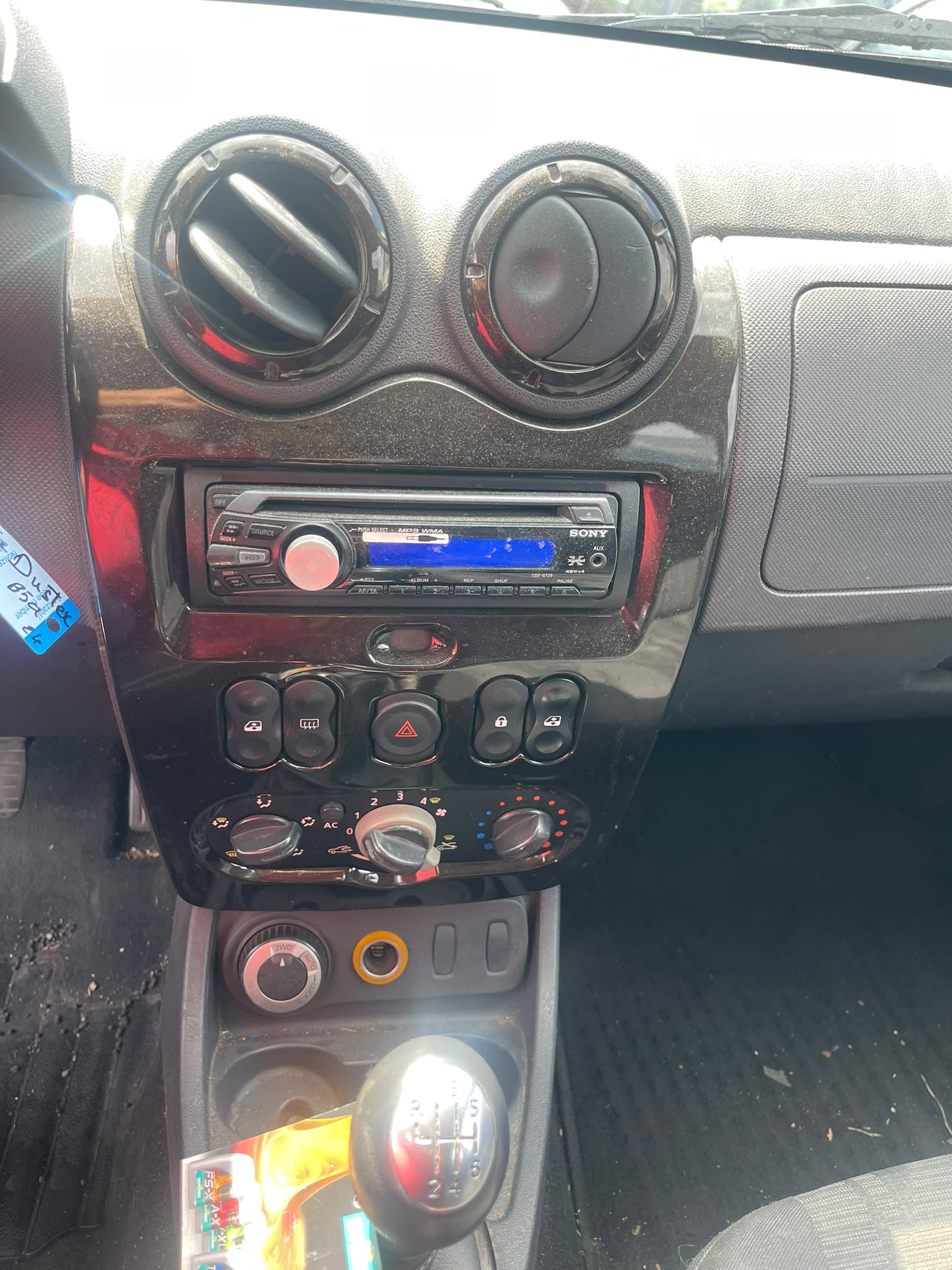 DACIA Duster 1.6 Lauréate 4x4-image-10
