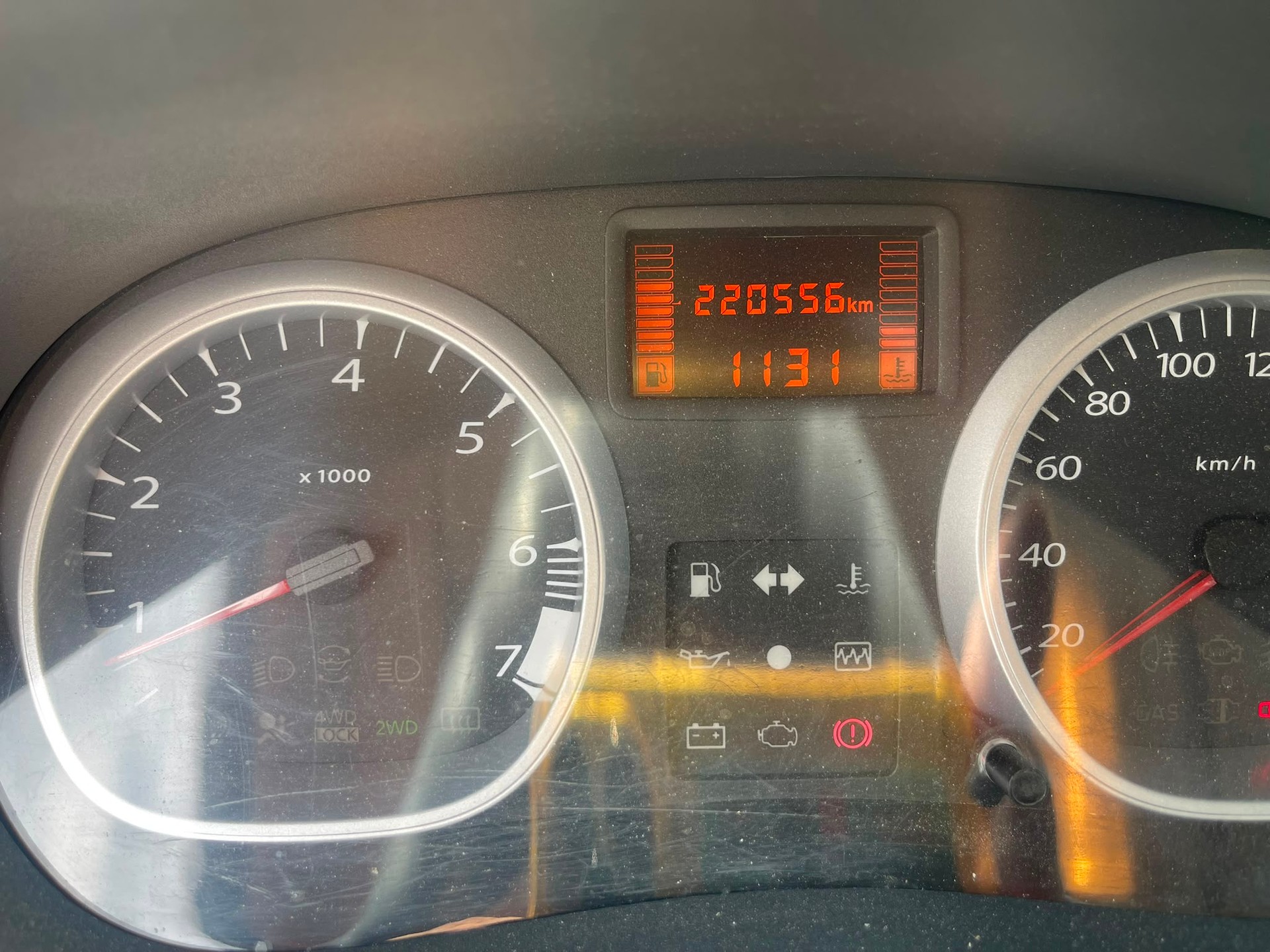 DACIA Duster 1.6 Lauréate 4x4-image-7