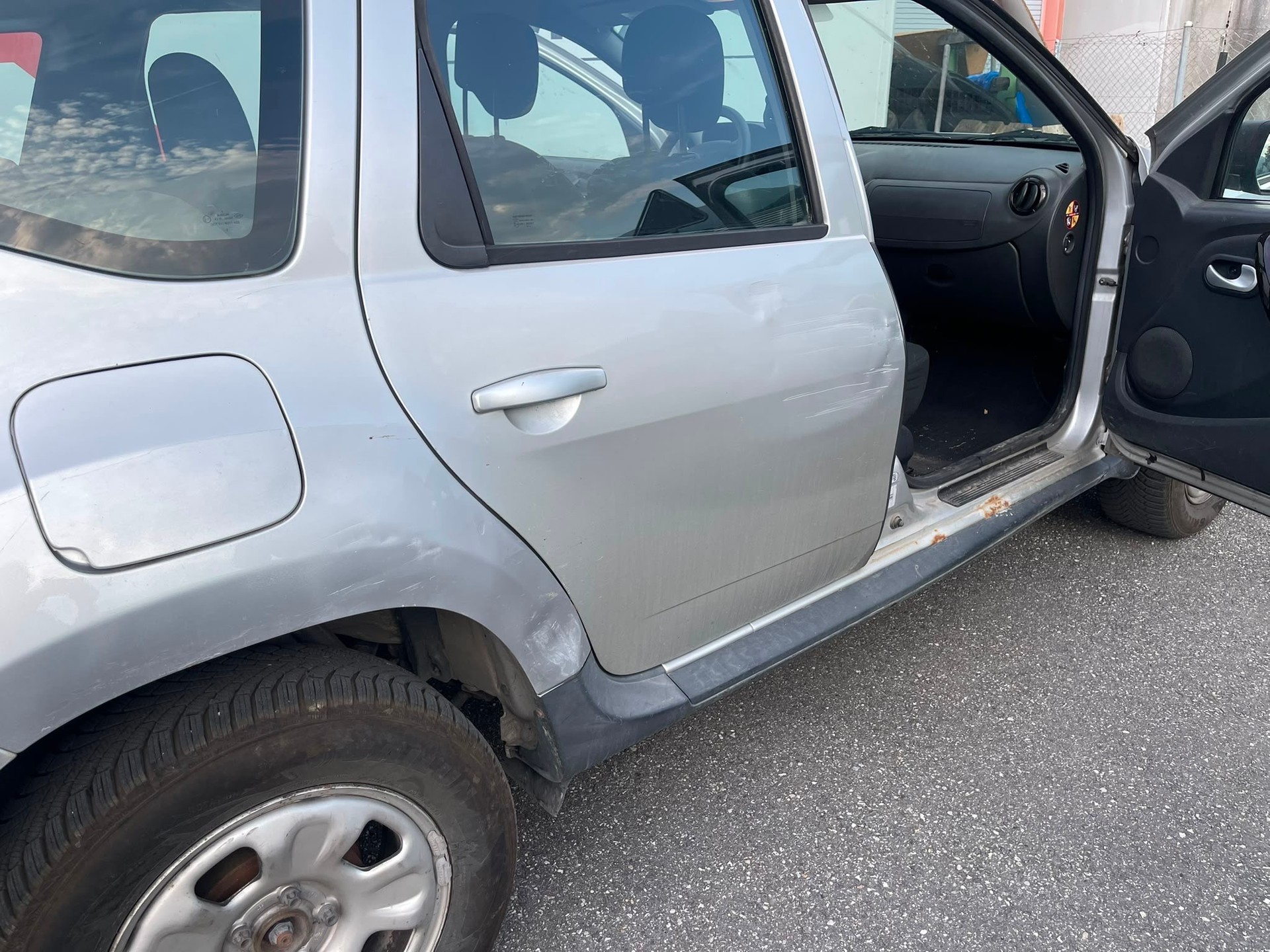DACIA Duster 1.6 Lauréate 4x4-image-1