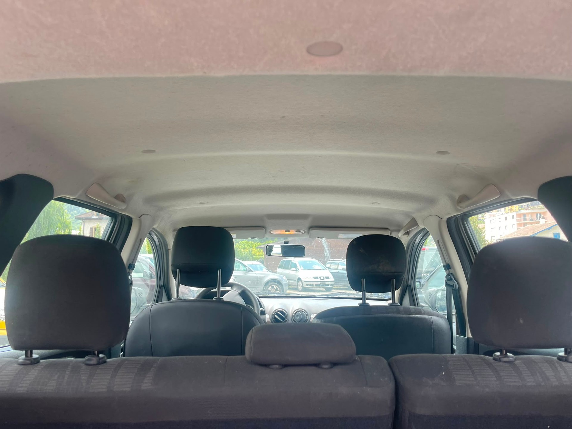 DACIA Duster 1.6 Lauréate 4x4-image-4