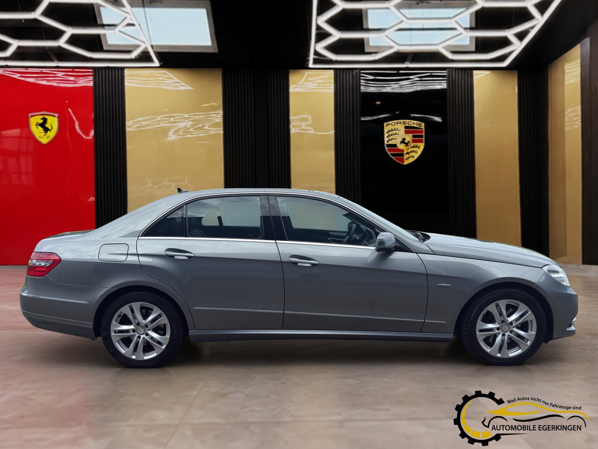 MERCEDES-BENZ E 300 CDI BlueEfficiency Avantgarde 7G-Tronic-image-3