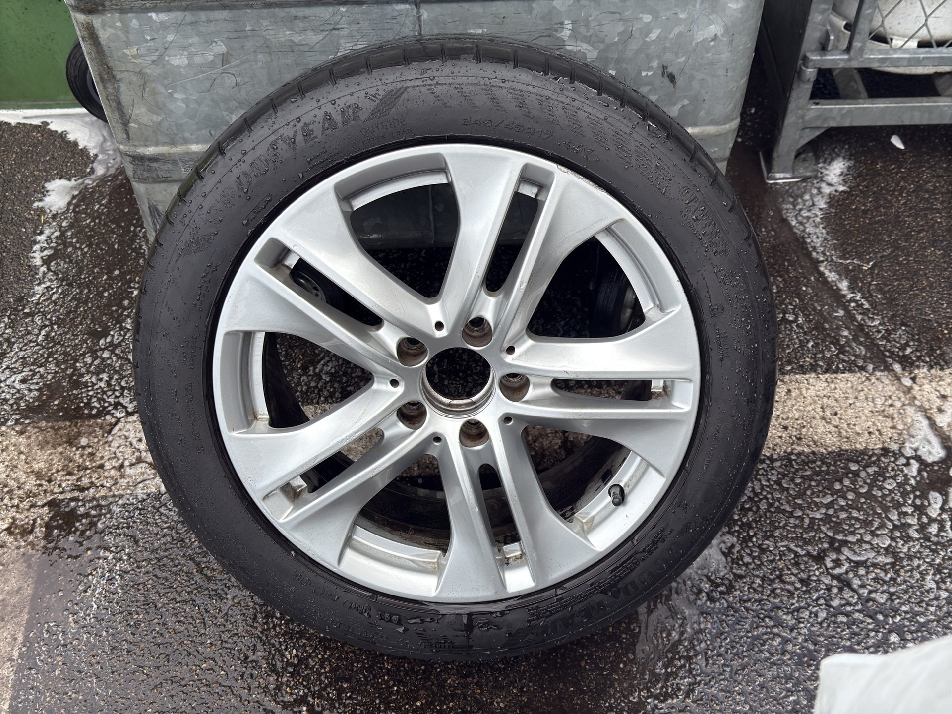 MERCEDES-BENZ E 300 CDI BlueEfficiency Avantgarde 7G-Tronic-image-18