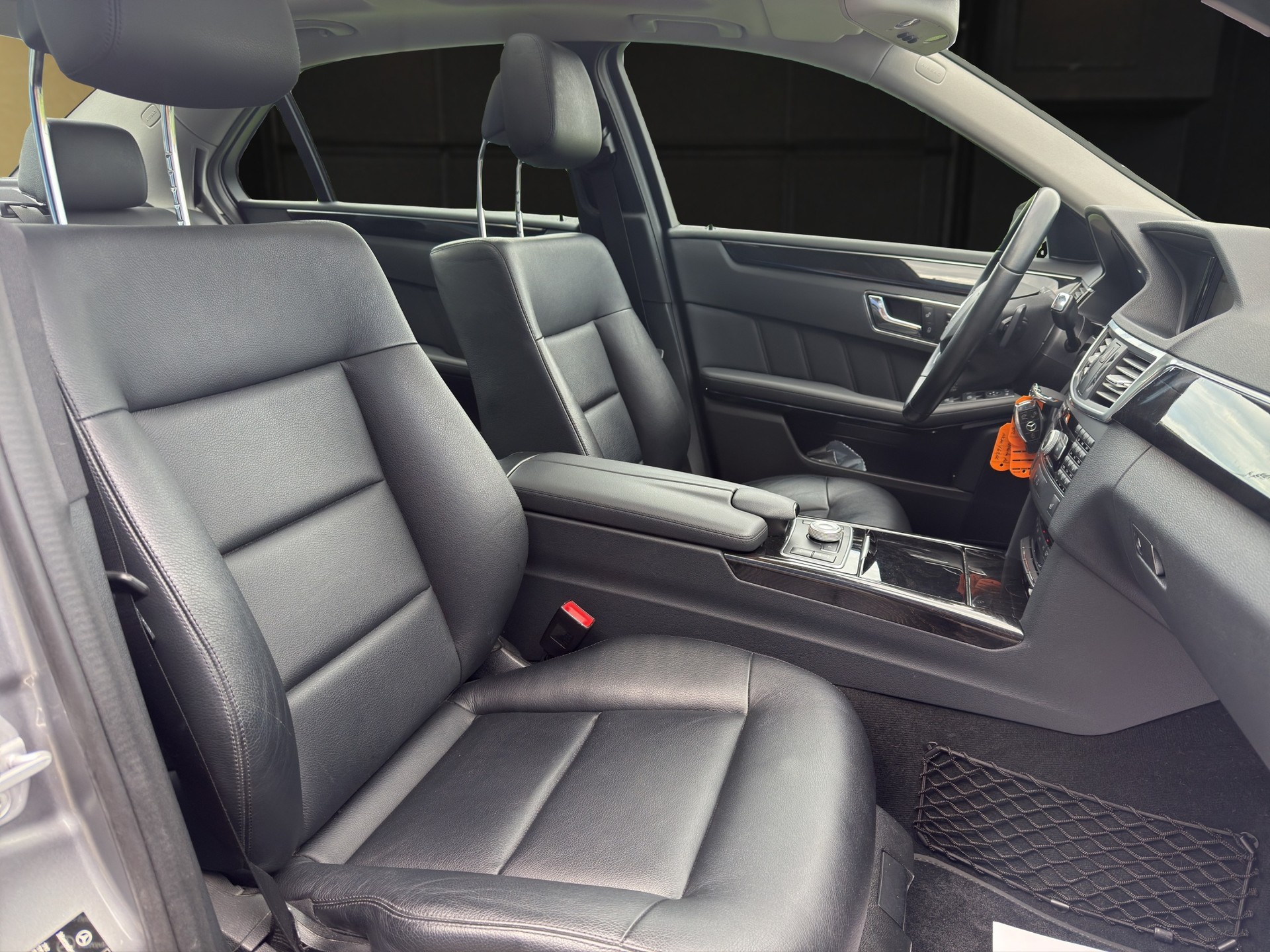 MERCEDES-BENZ E 300 CDI BlueEfficiency Avantgarde 7G-Tronic-image-10