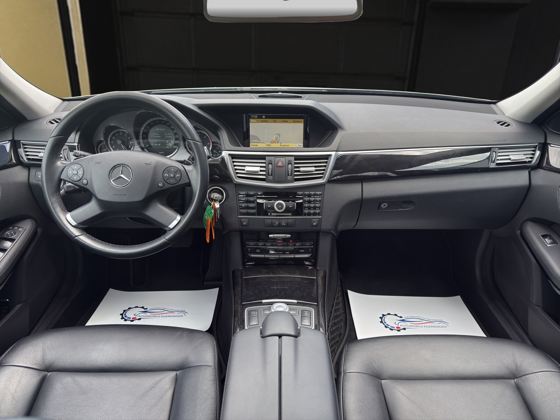 MERCEDES-BENZ E 300 CDI BlueEfficiency Avantgarde 7G-Tronic-image-11