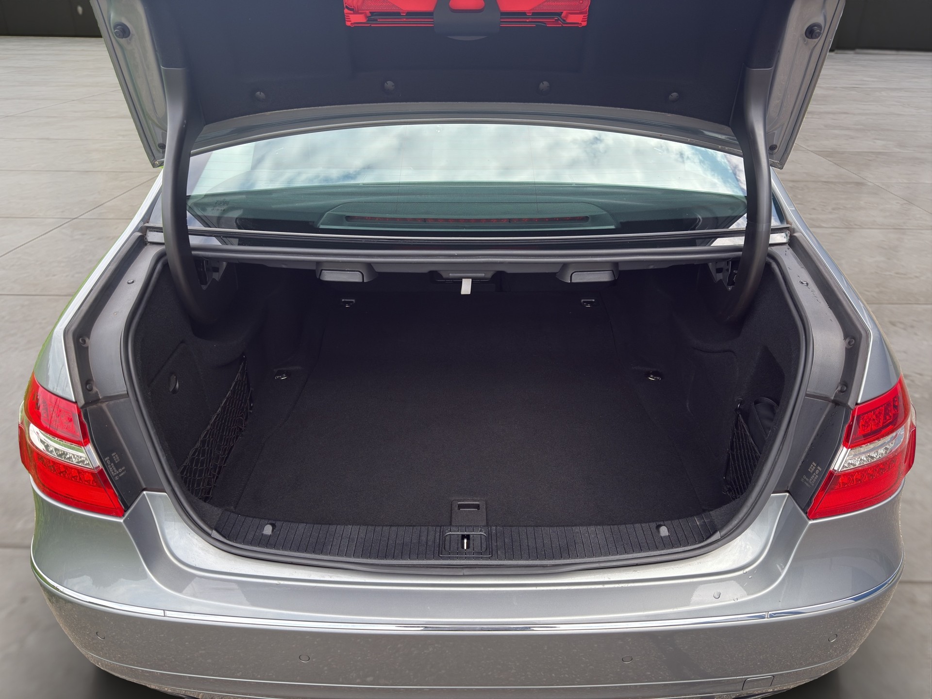 MERCEDES-BENZ E 300 CDI BlueEfficiency Avantgarde 7G-Tronic-image-14