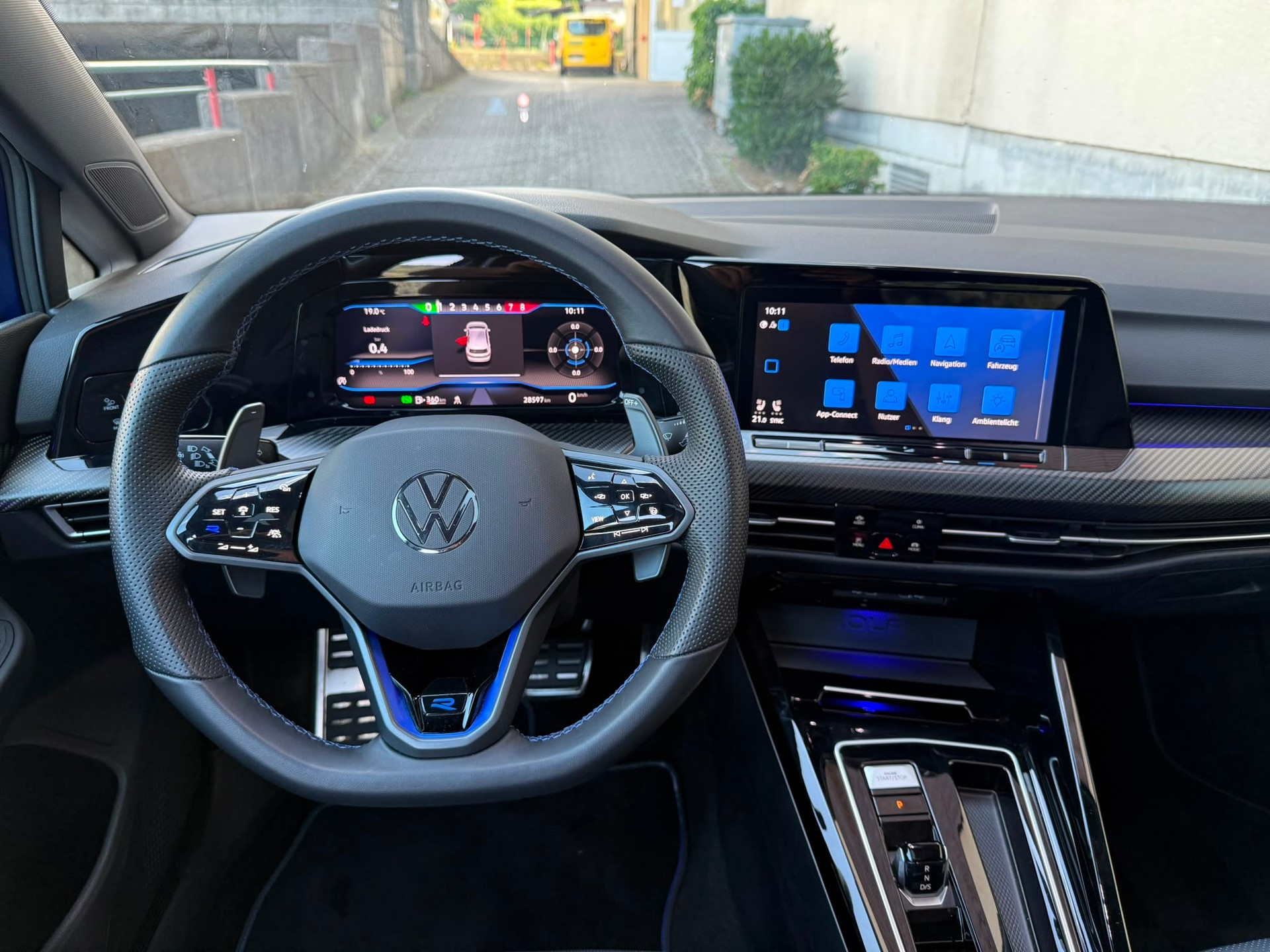 VW Golf 2.0 TSI R DSG 4Motion R 20 Years-image-11