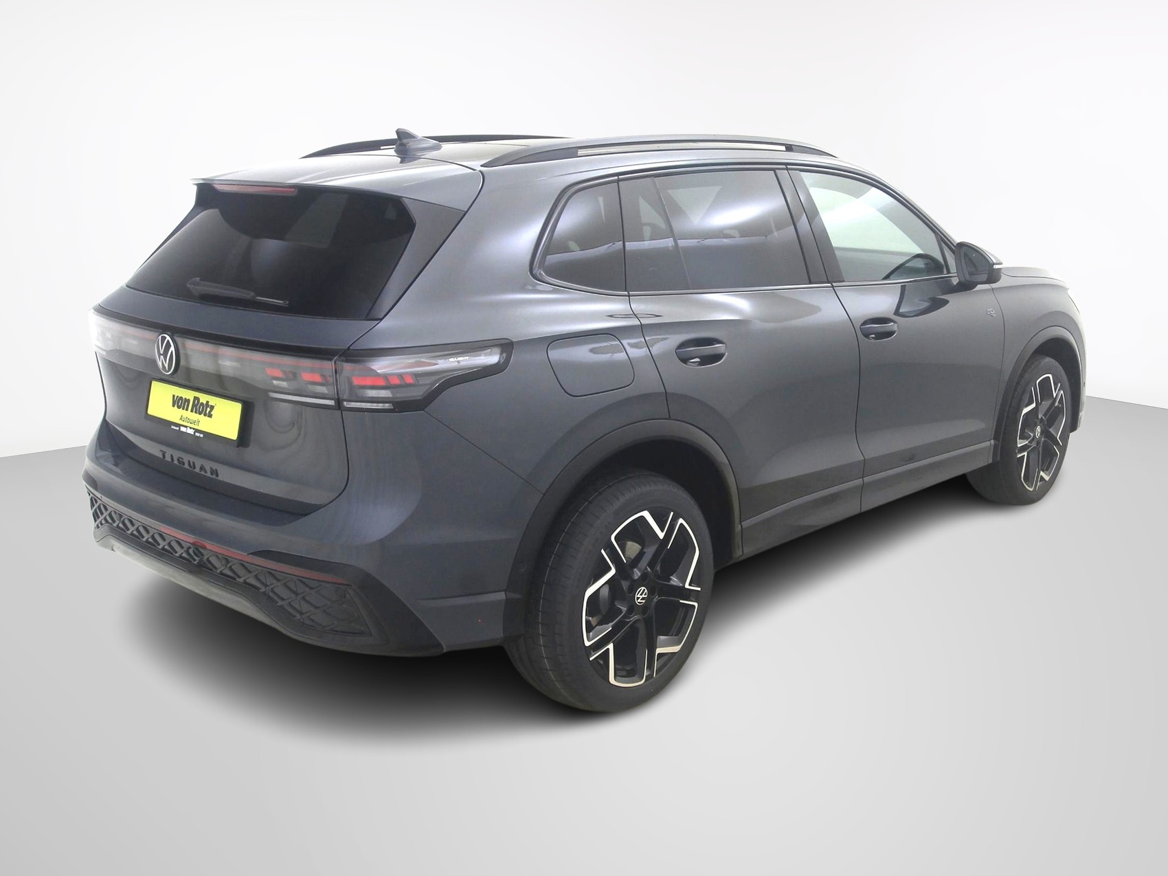 VW Tiguan 2.0 TSI R-Line 4motion-image-4