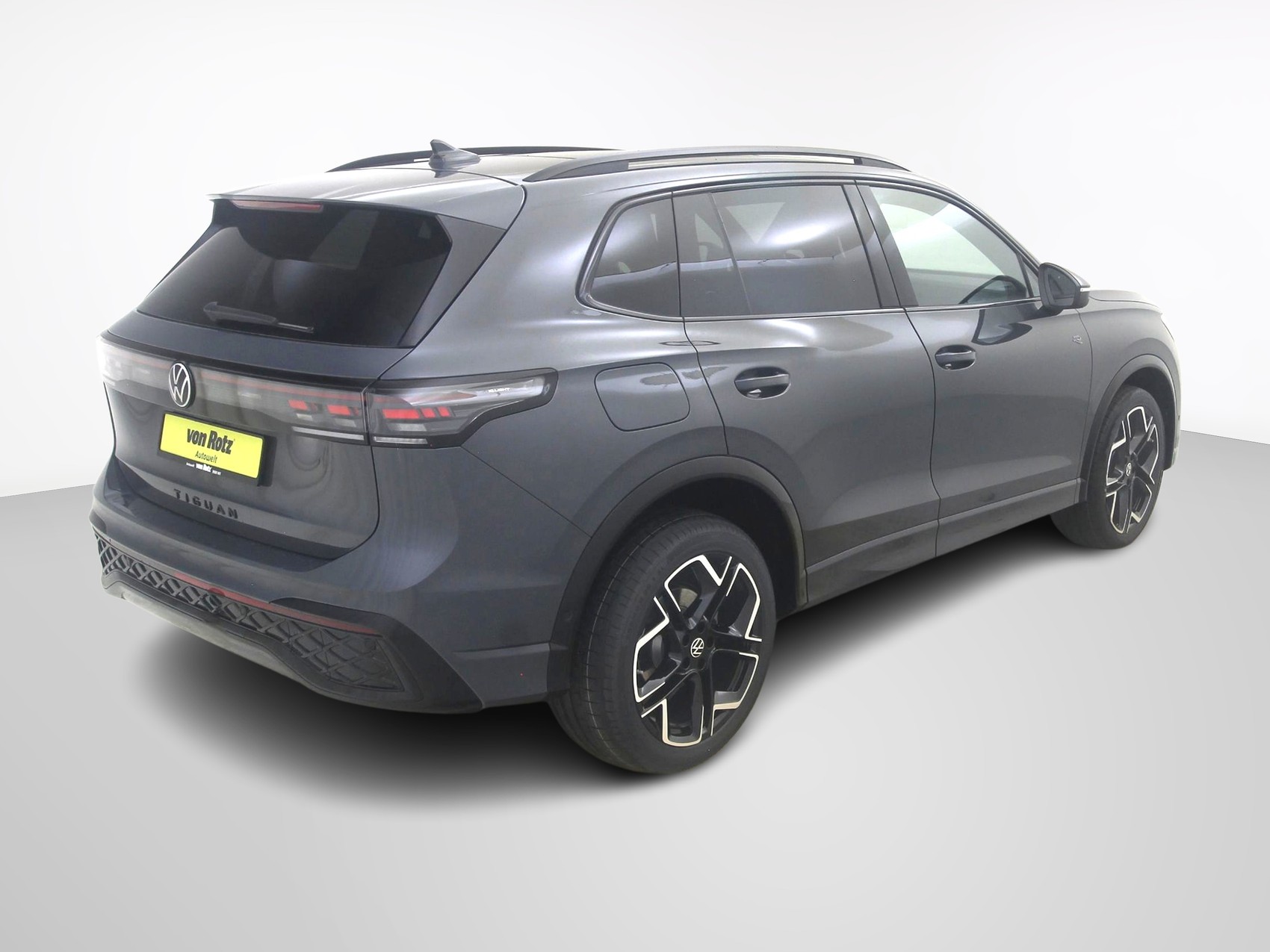 VW Tiguan 2.0 TSI R-Line 4motion-image-5