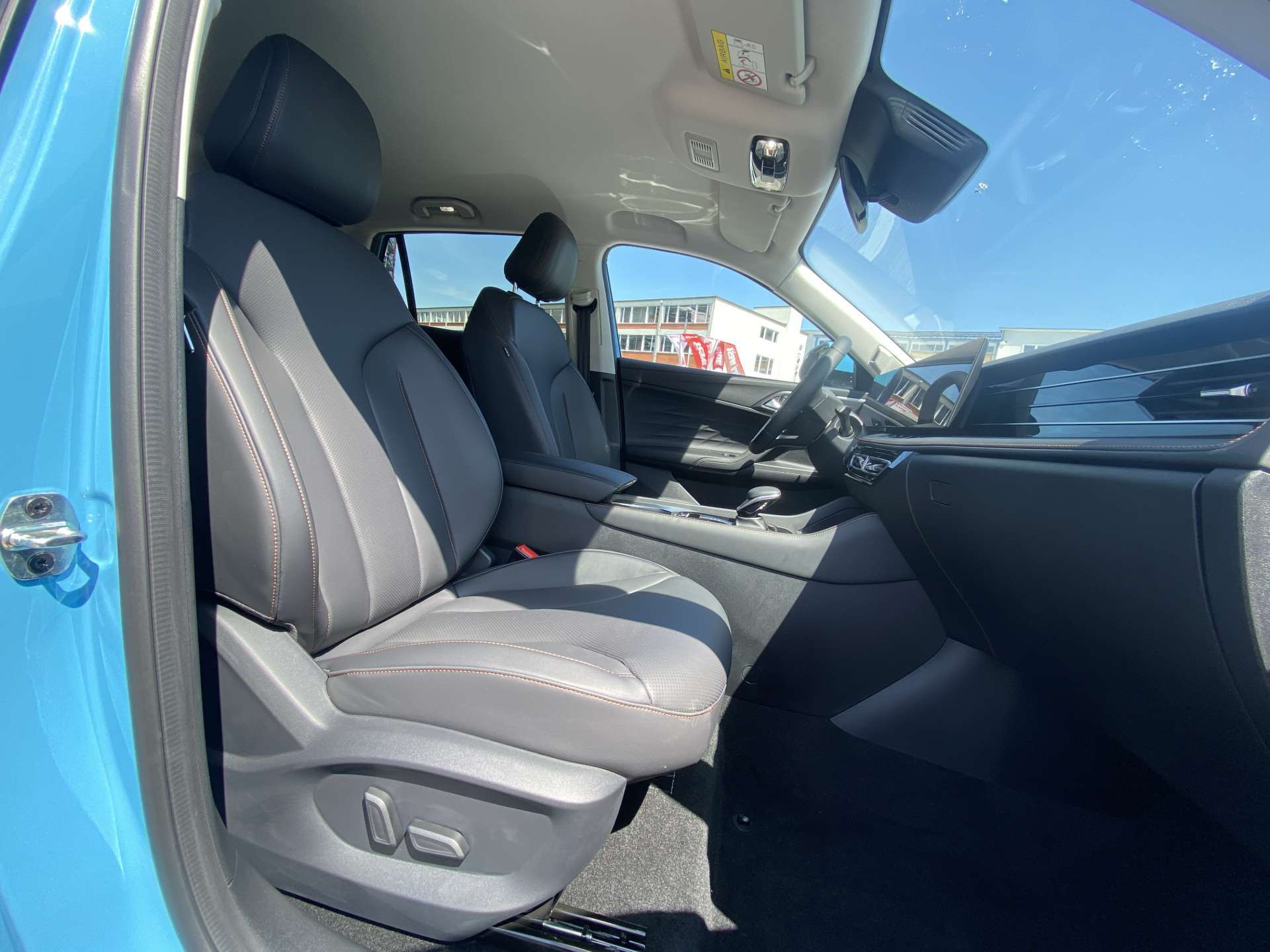 MG HS 1.5 T HEV+ Luxury 224PS Automat-image-11