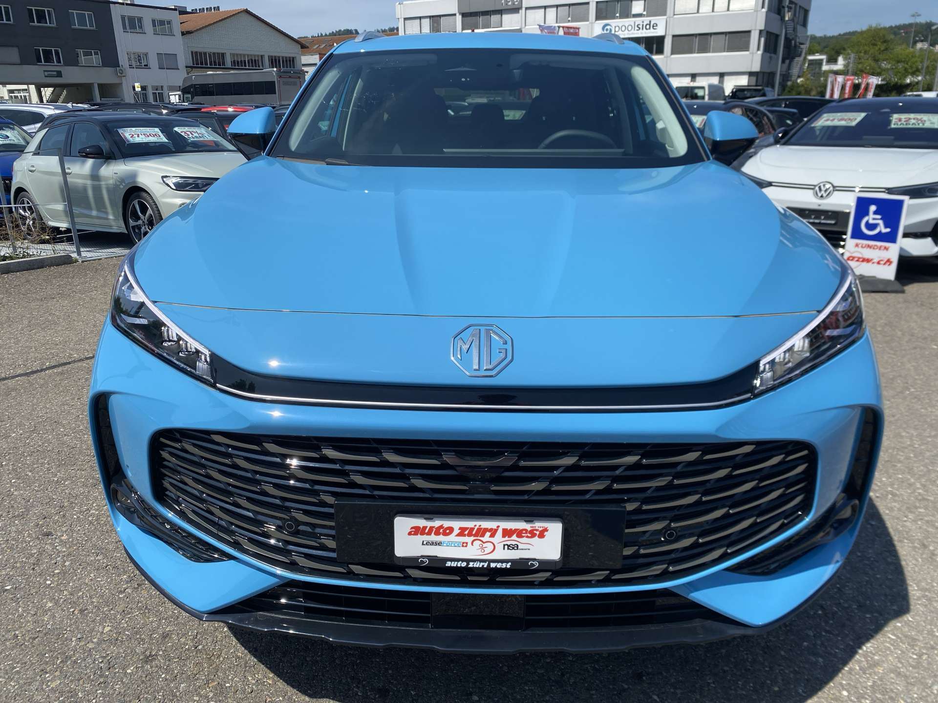 MG HS 1.5 T HEV+ Luxury 224PS Automat-image-12