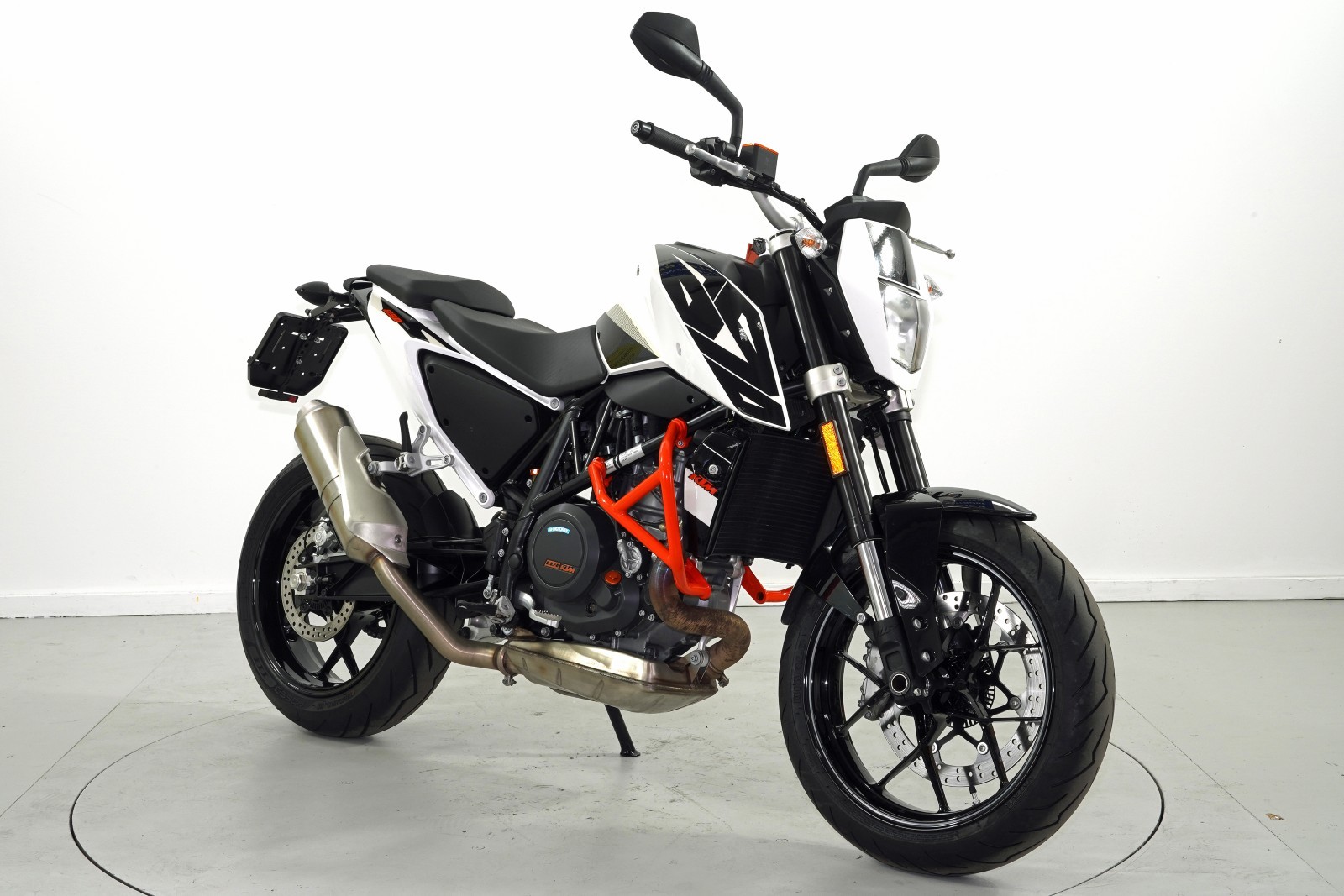 KTM 690 Duke ABS-showroom-element-1