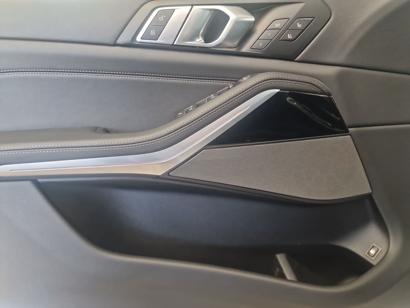 BMW X5 xDrive 50e M Sport Pro Steptronic-image-16