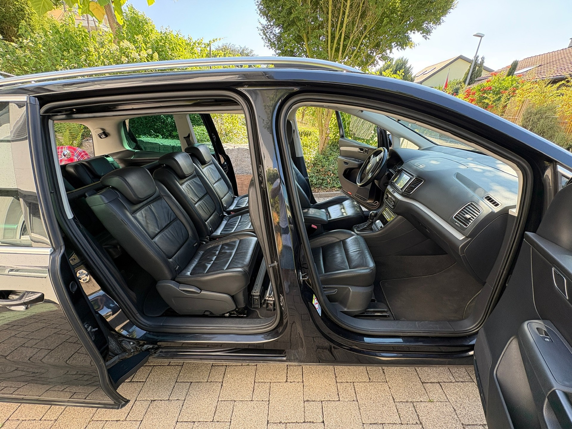 VW Highline Bluemotion Technology 7 Sitze-image-4